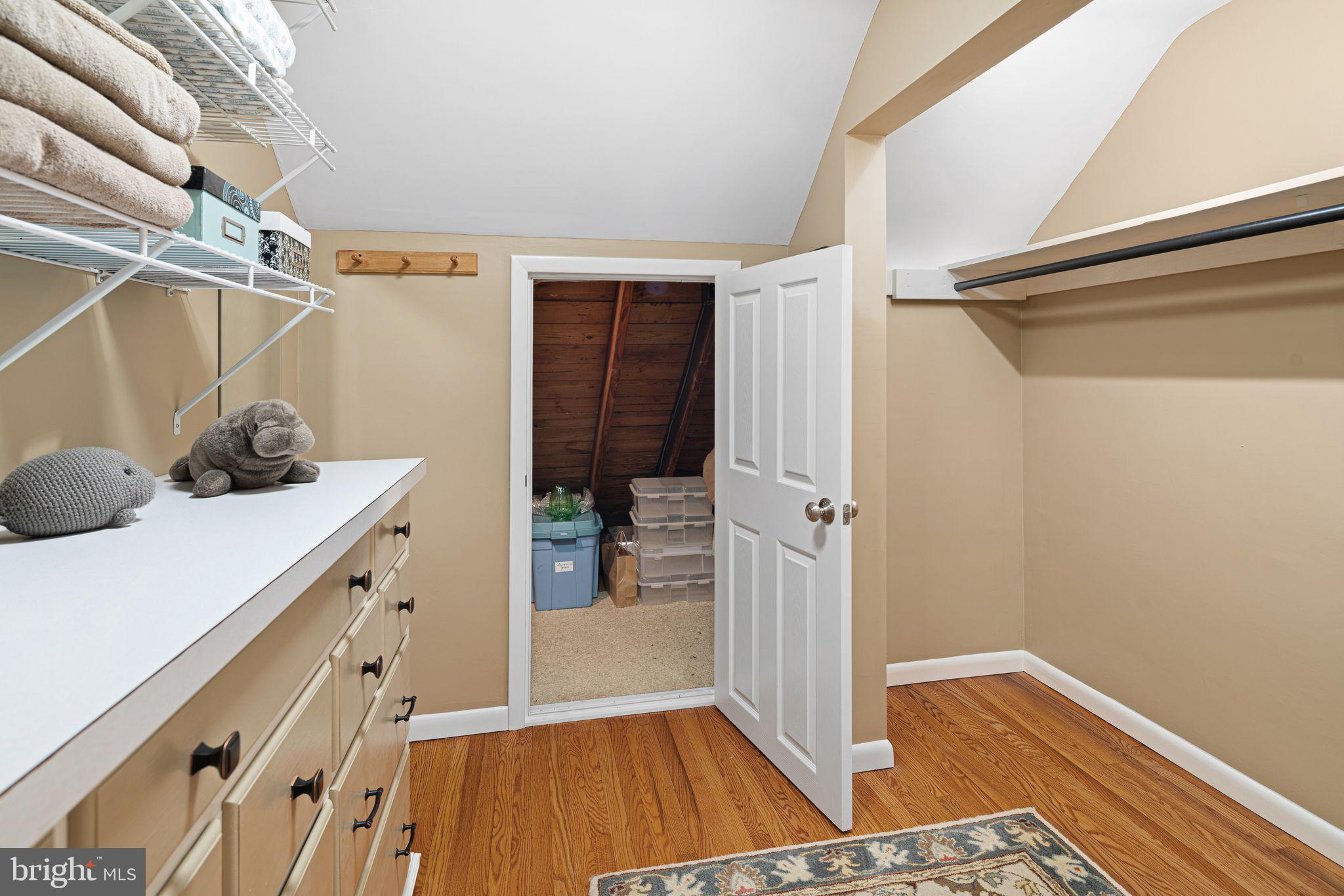 MEADOWBROOK - Residential