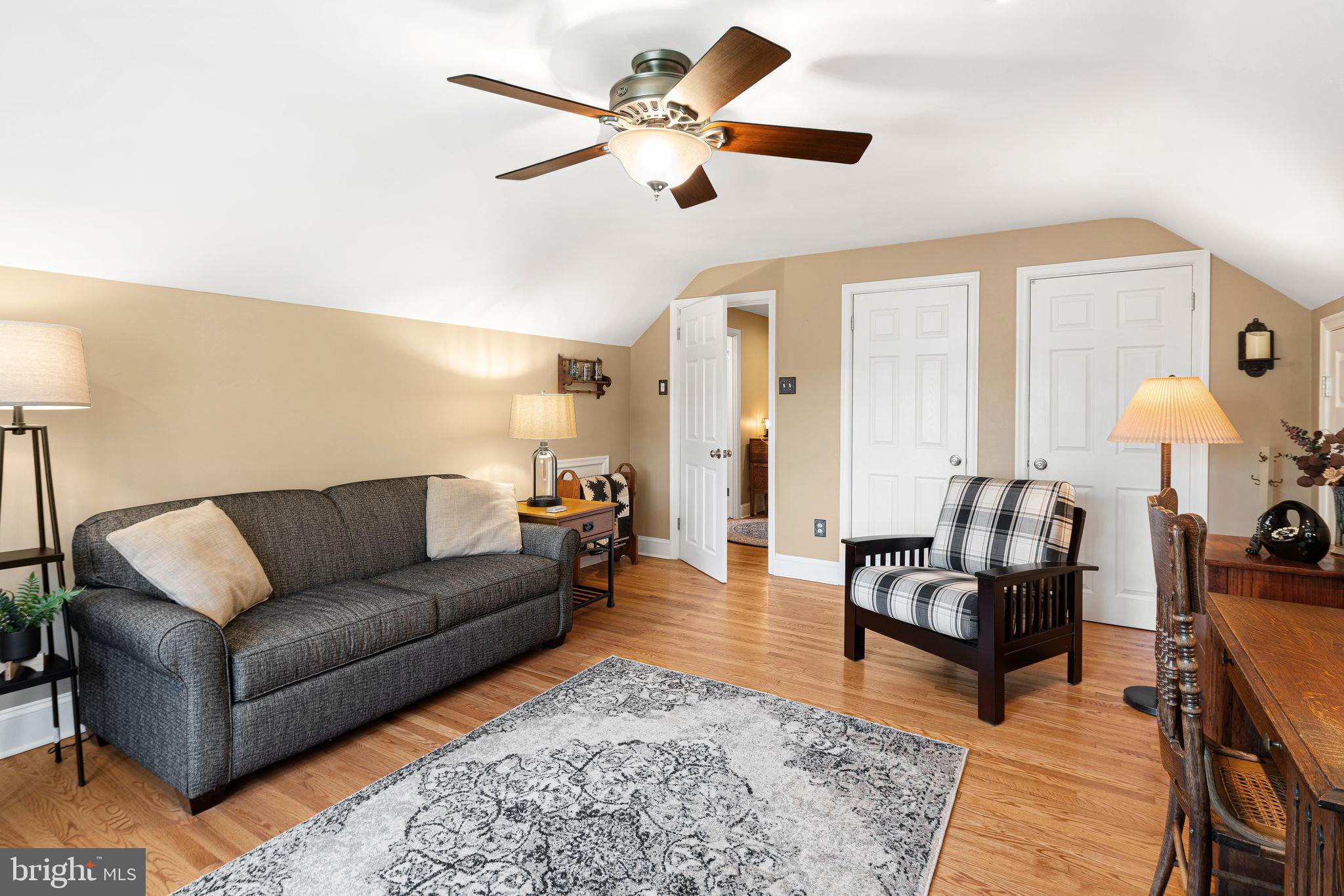 MEADOWBROOK - Residential