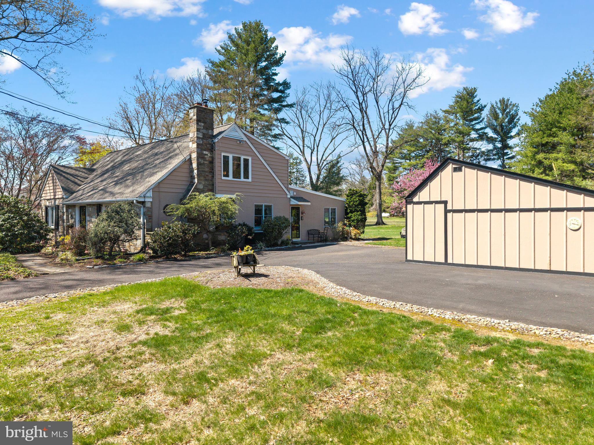 MEADOWBROOK - Residential