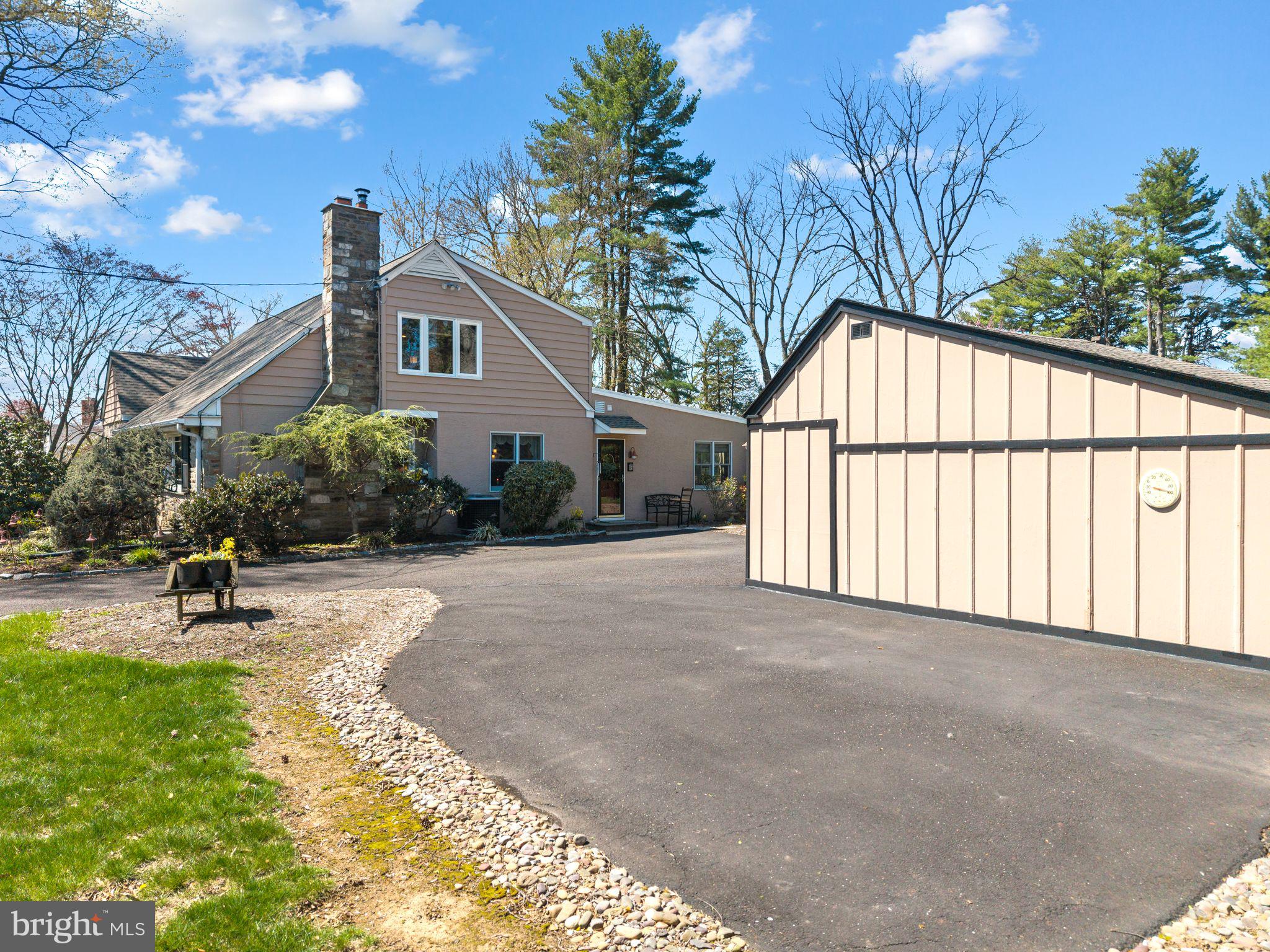 MEADOWBROOK - Residential