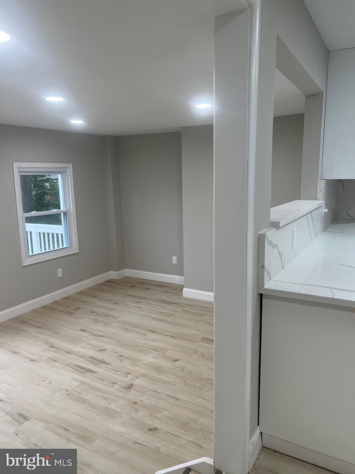 LAKECREST - Residential