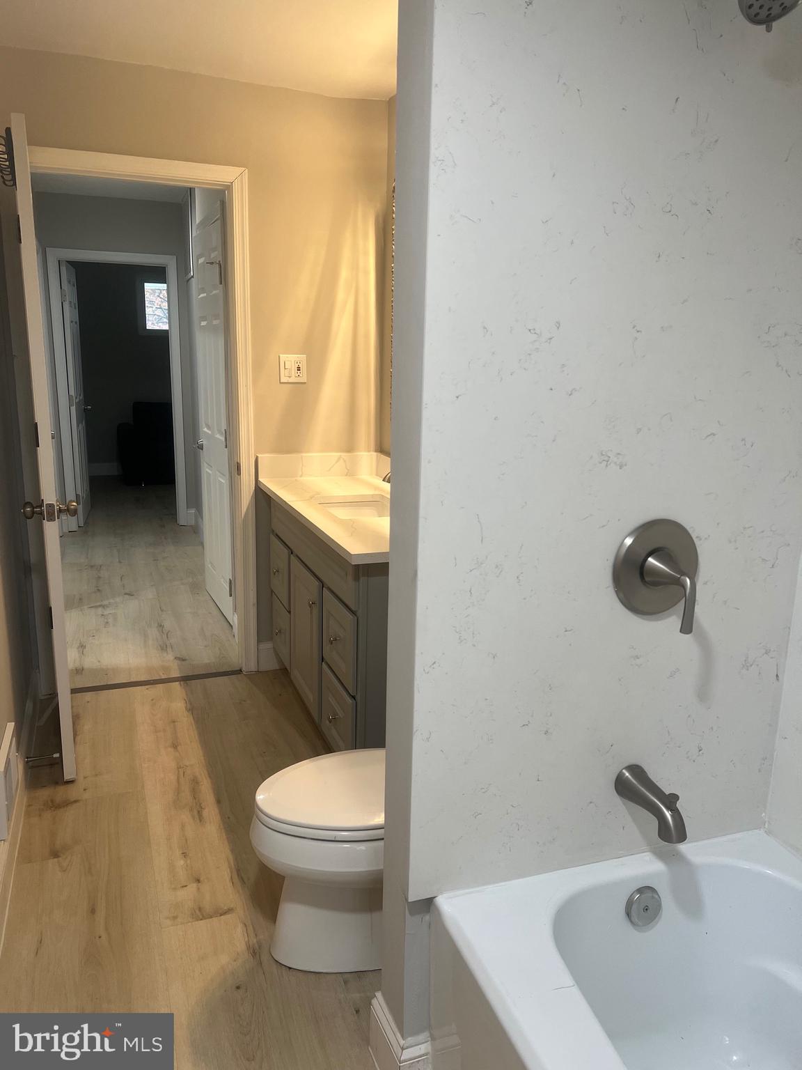LAKECREST - Residential
