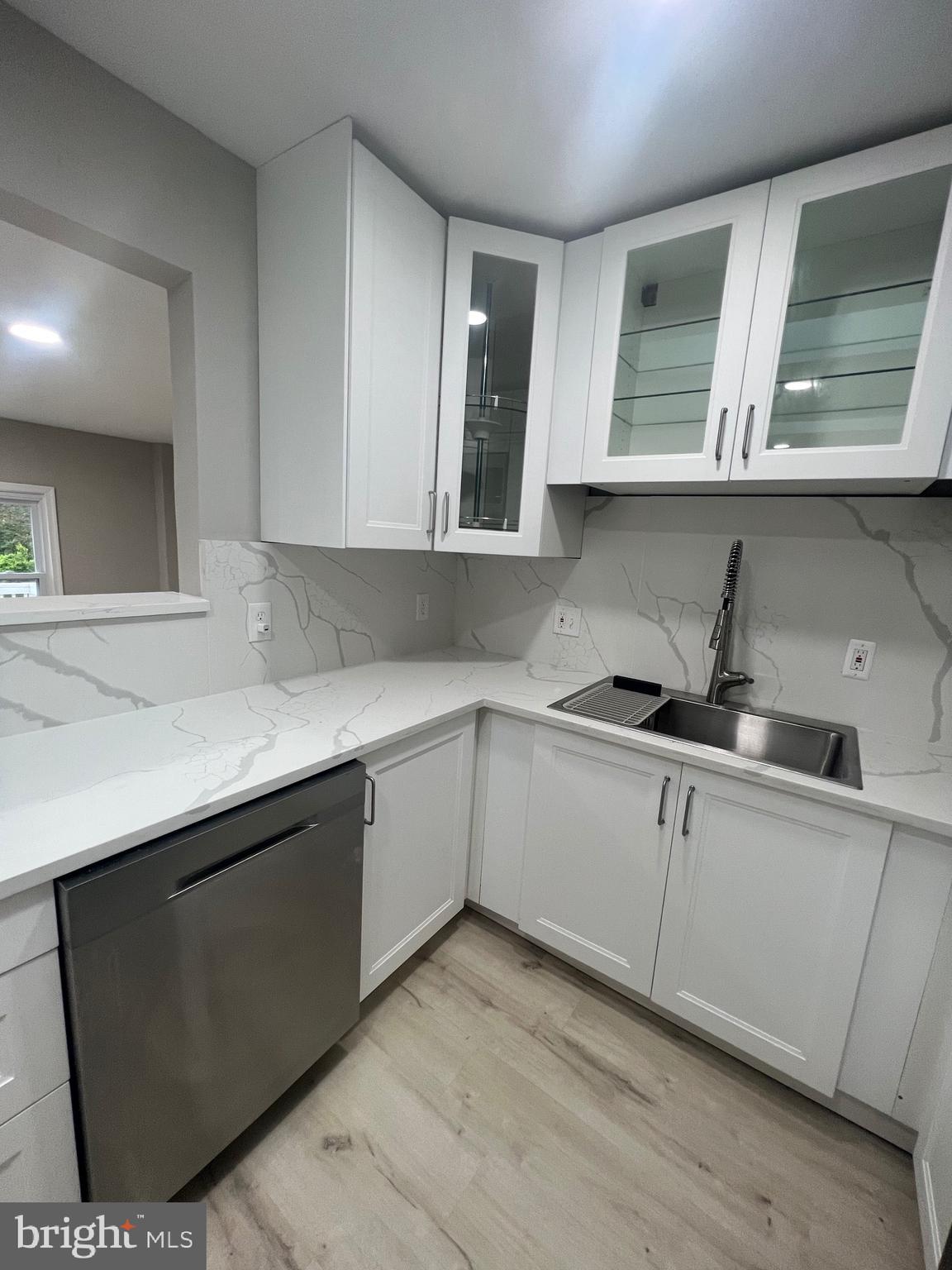 LAKECREST - Residential