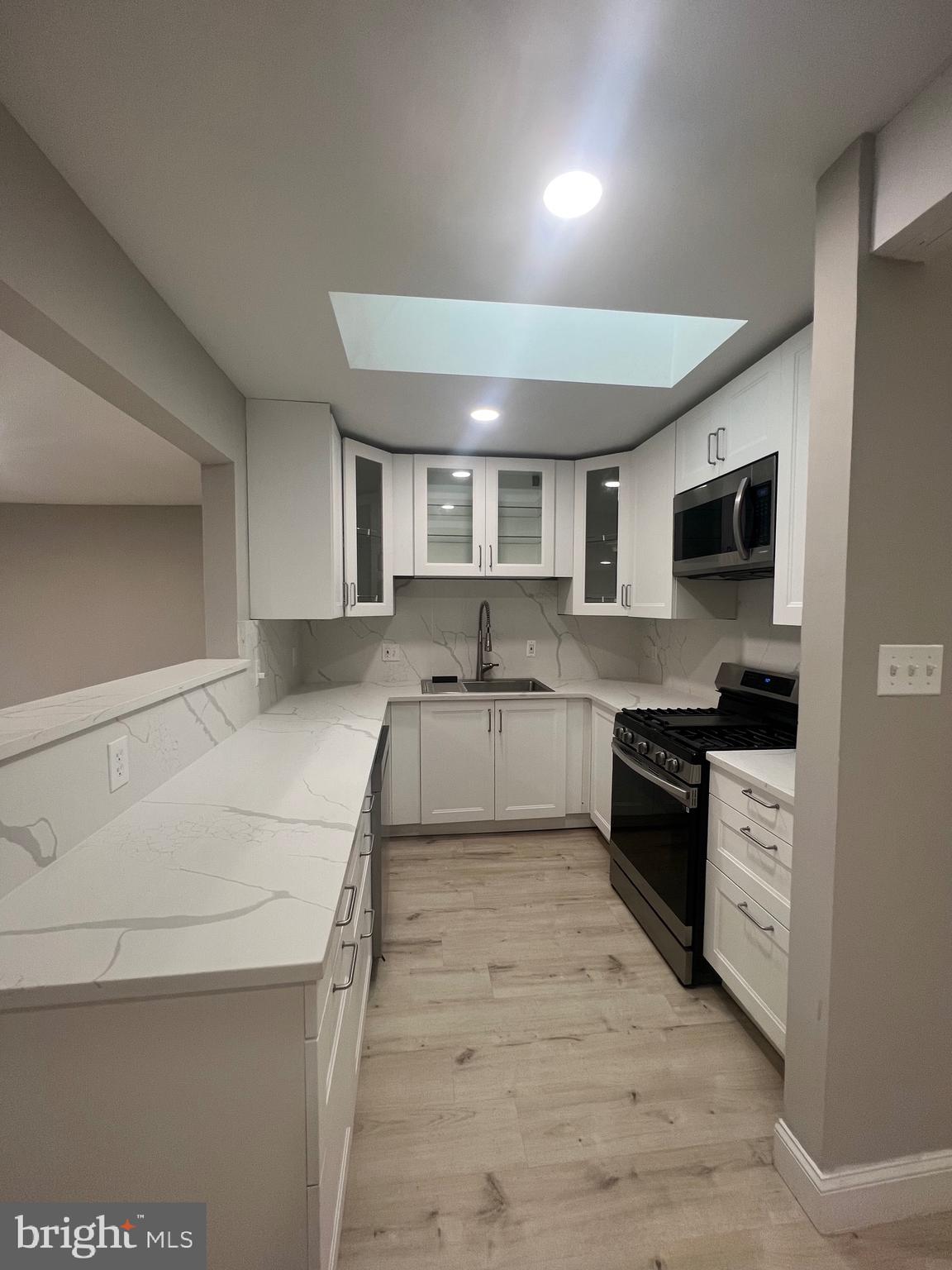 LAKECREST - Residential