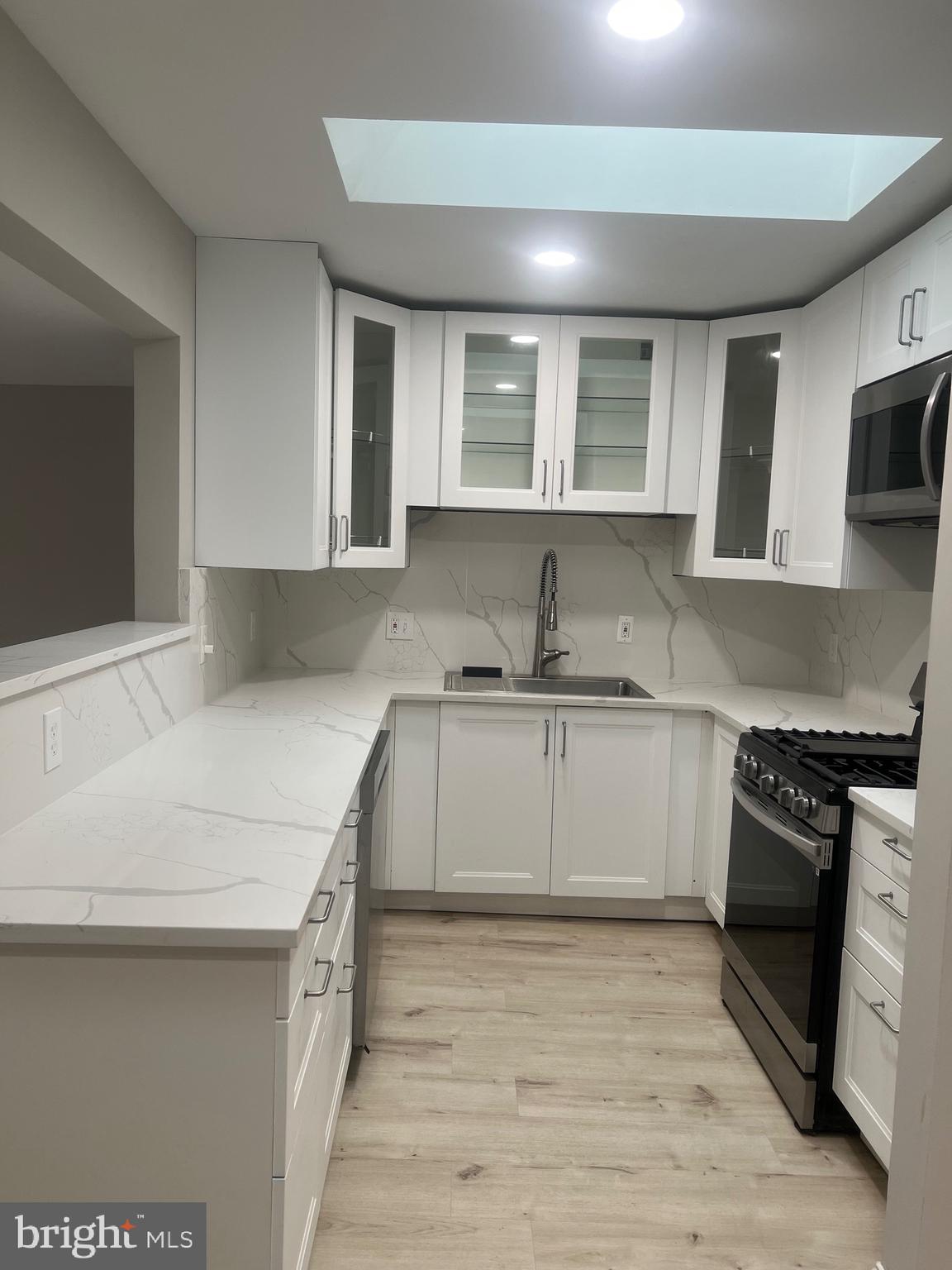 LAKECREST - Residential