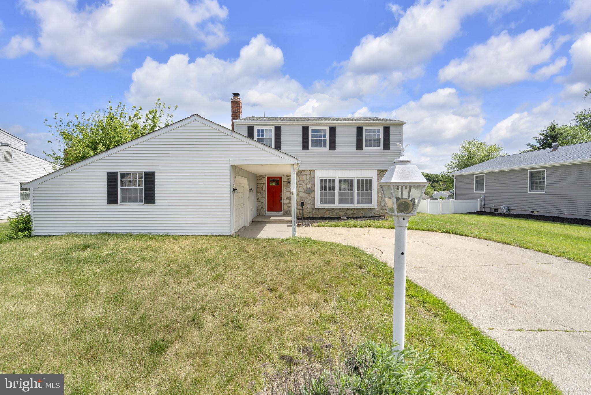 15 W KENNEDY DRIVE