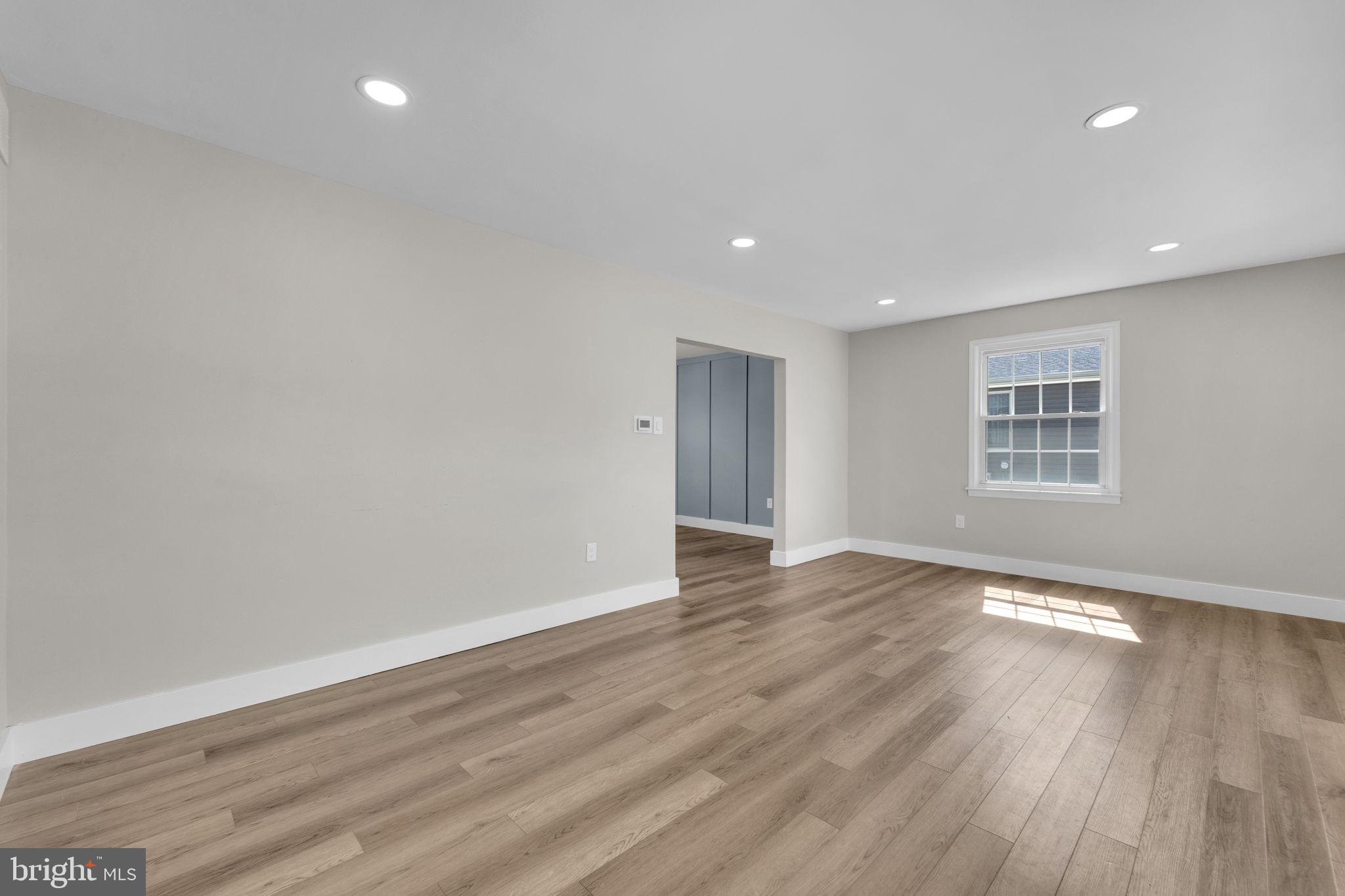 15 W KENNEDY DRIVE