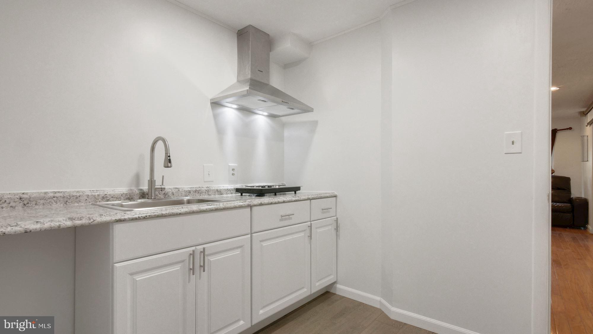 CENTRE RIDGE LAND BAY - Residential Lease