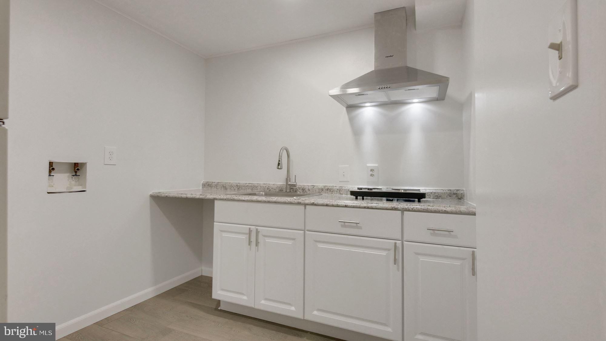 CENTRE RIDGE LAND BAY - Residential Lease