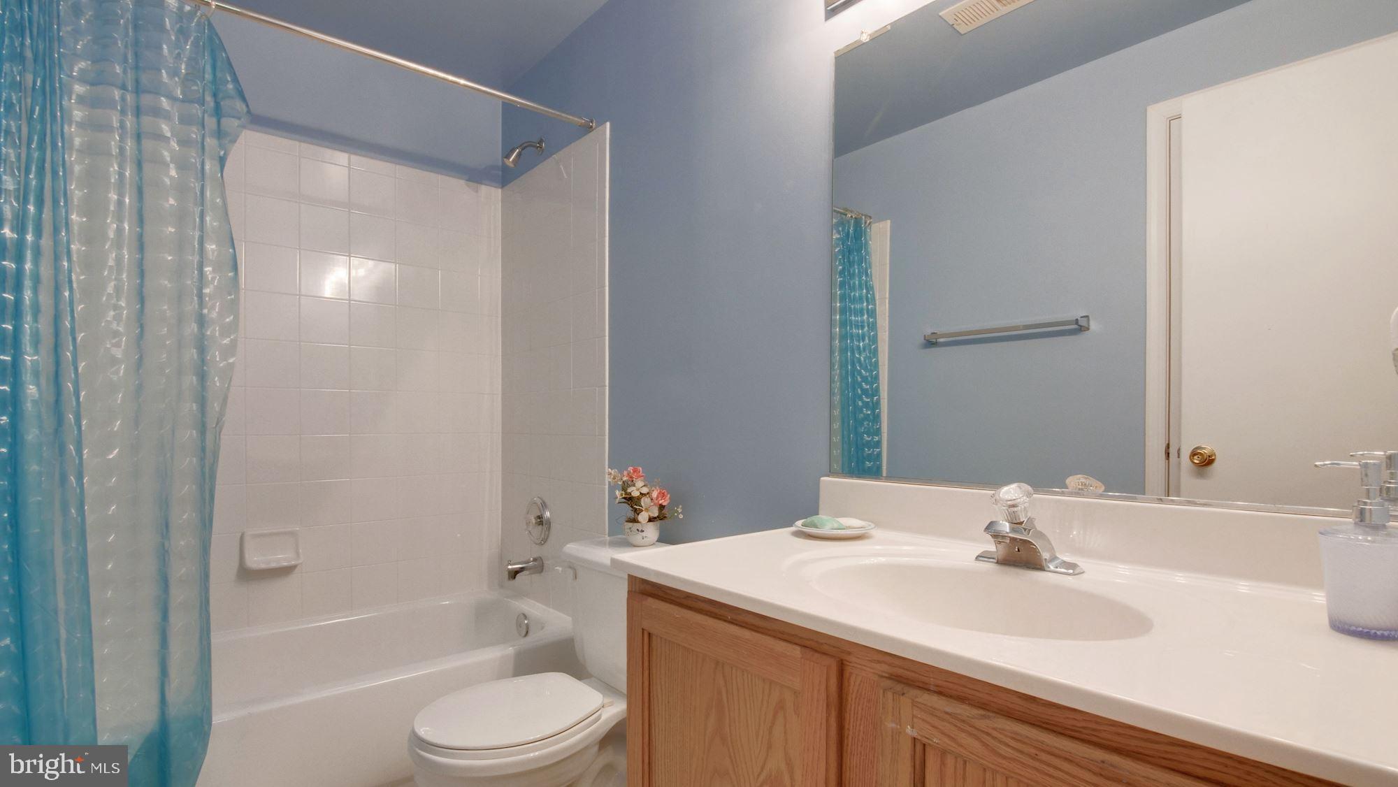 CENTRE RIDGE LAND BAY - Residential Lease