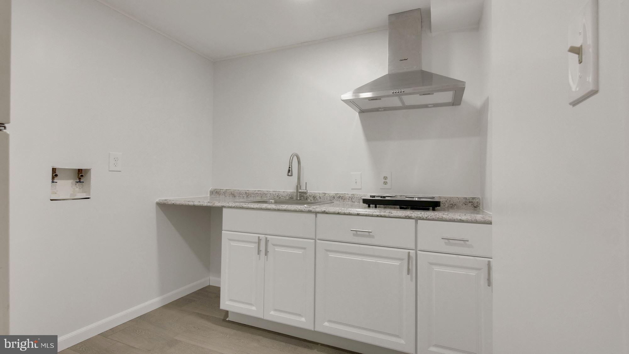 CENTRE RIDGE LAND BAY - Residential Lease