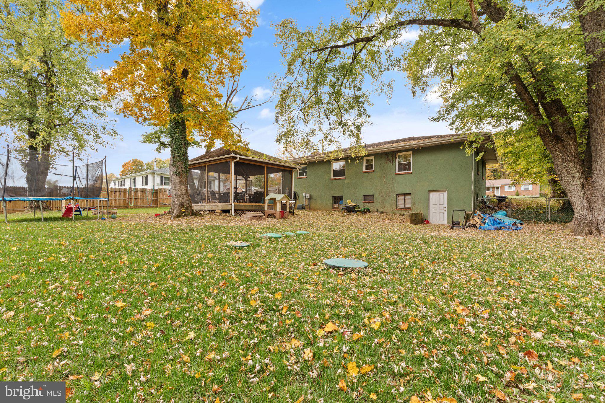 ROBIN HOOD MANOR - Residential