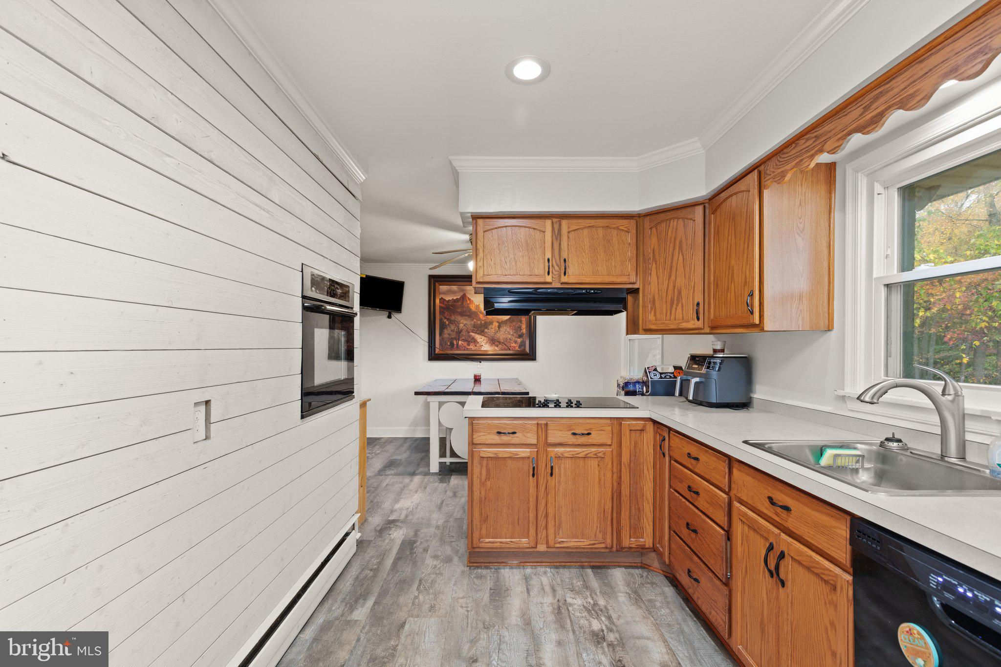 ROBIN HOOD MANOR - Residential