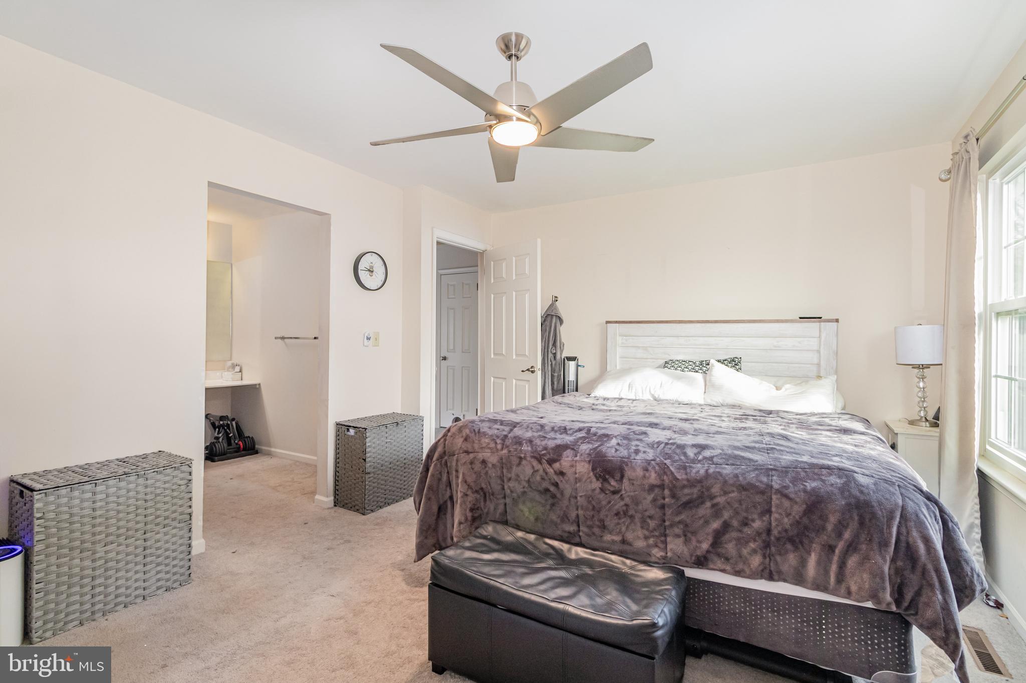 FOX KNOLL - Residential