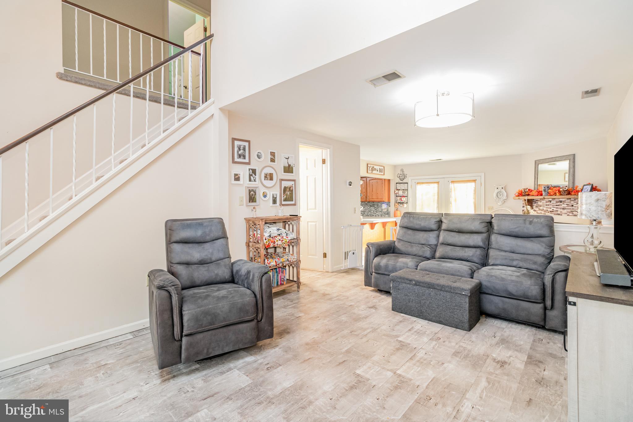 FOX KNOLL - Residential