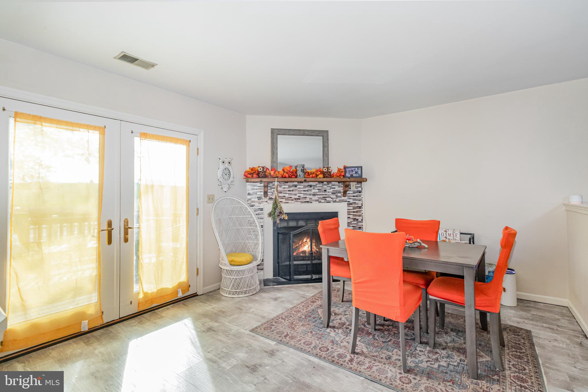 FOX KNOLL - Residential