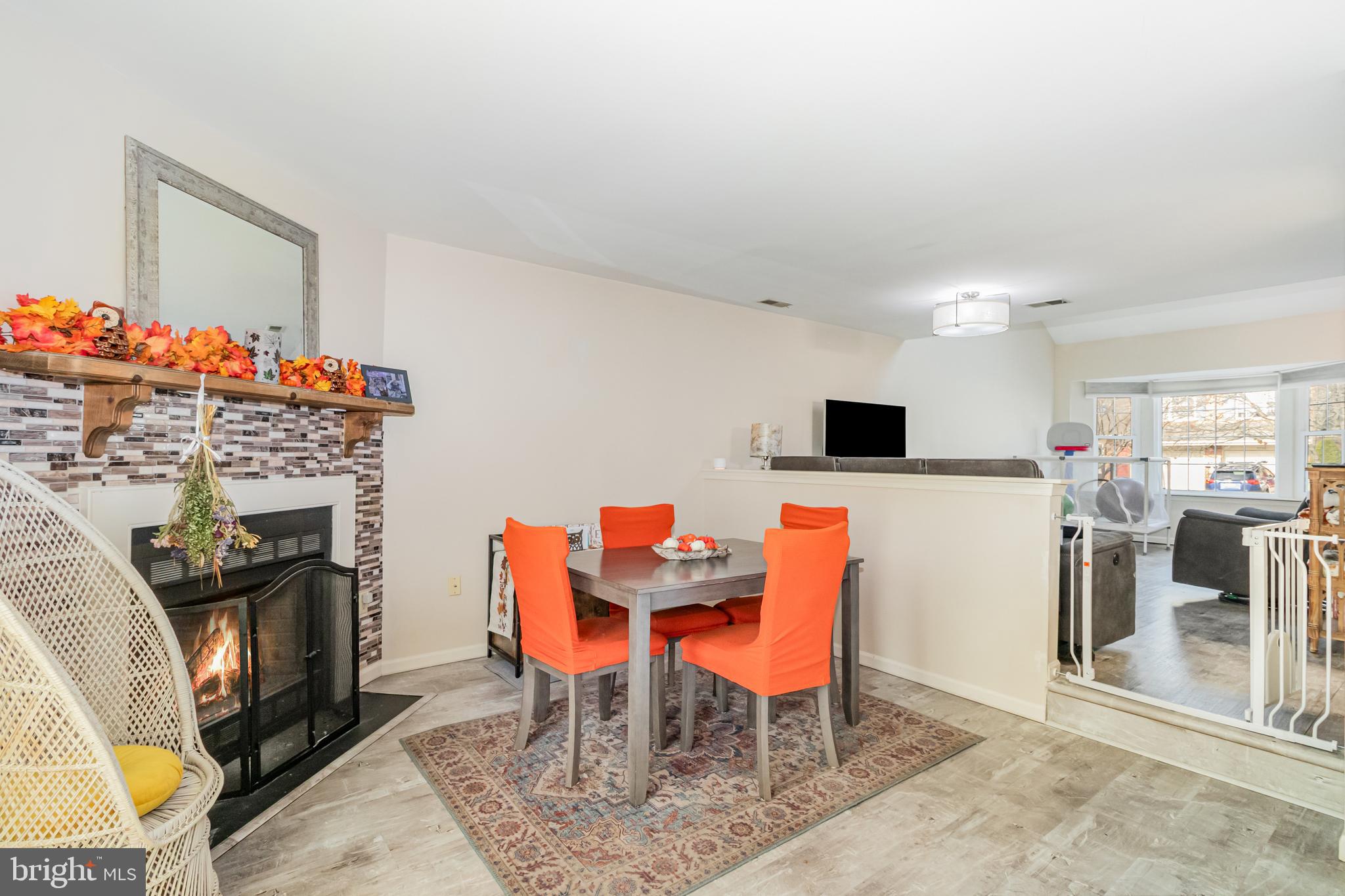 FOX KNOLL - Residential