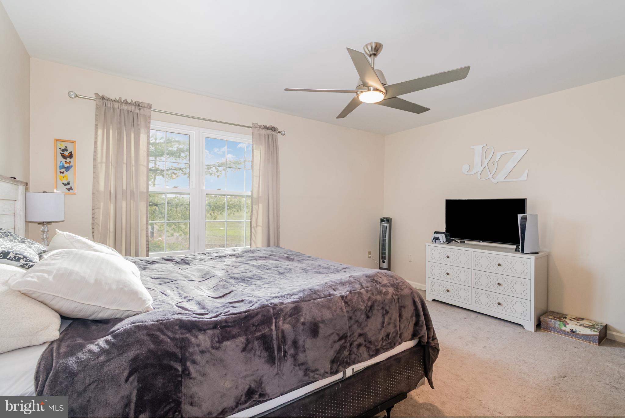 FOX KNOLL - Residential