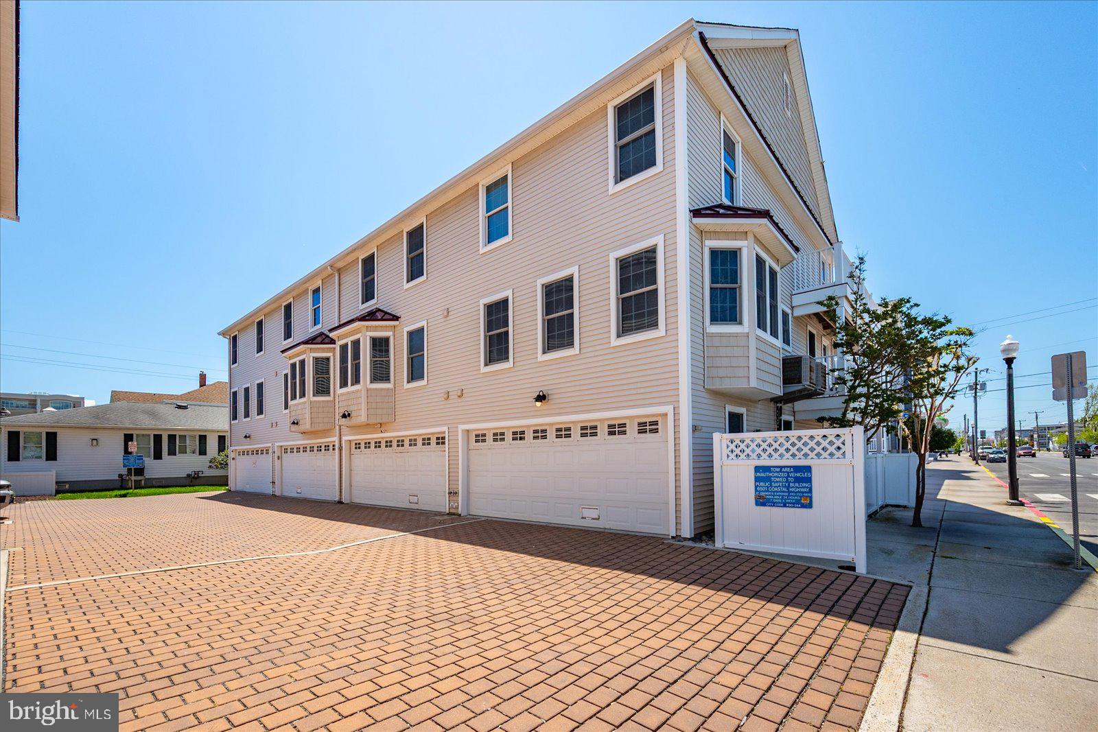 208 7TH STREET 2