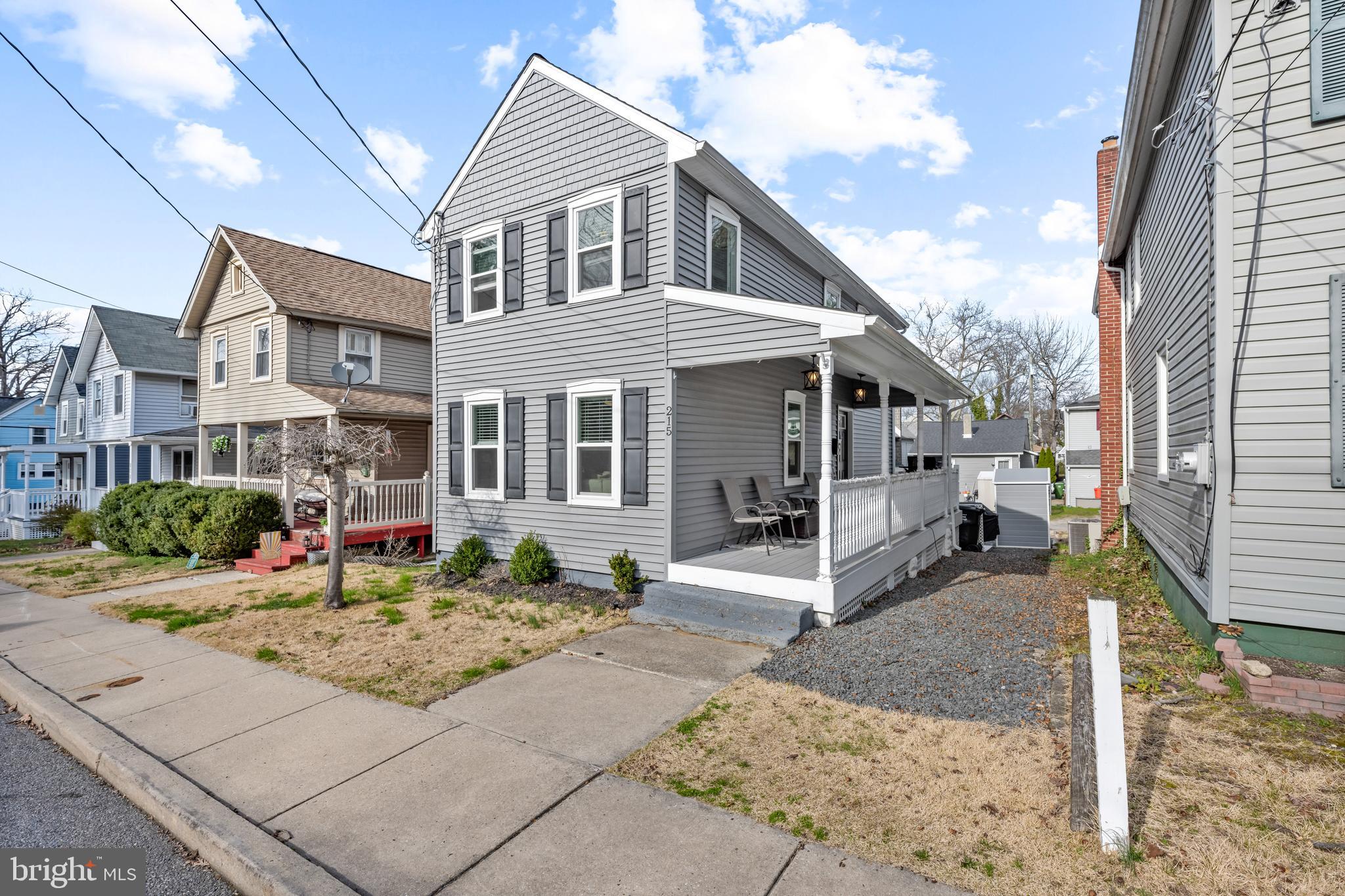 215 BOULEVARD AVENUE