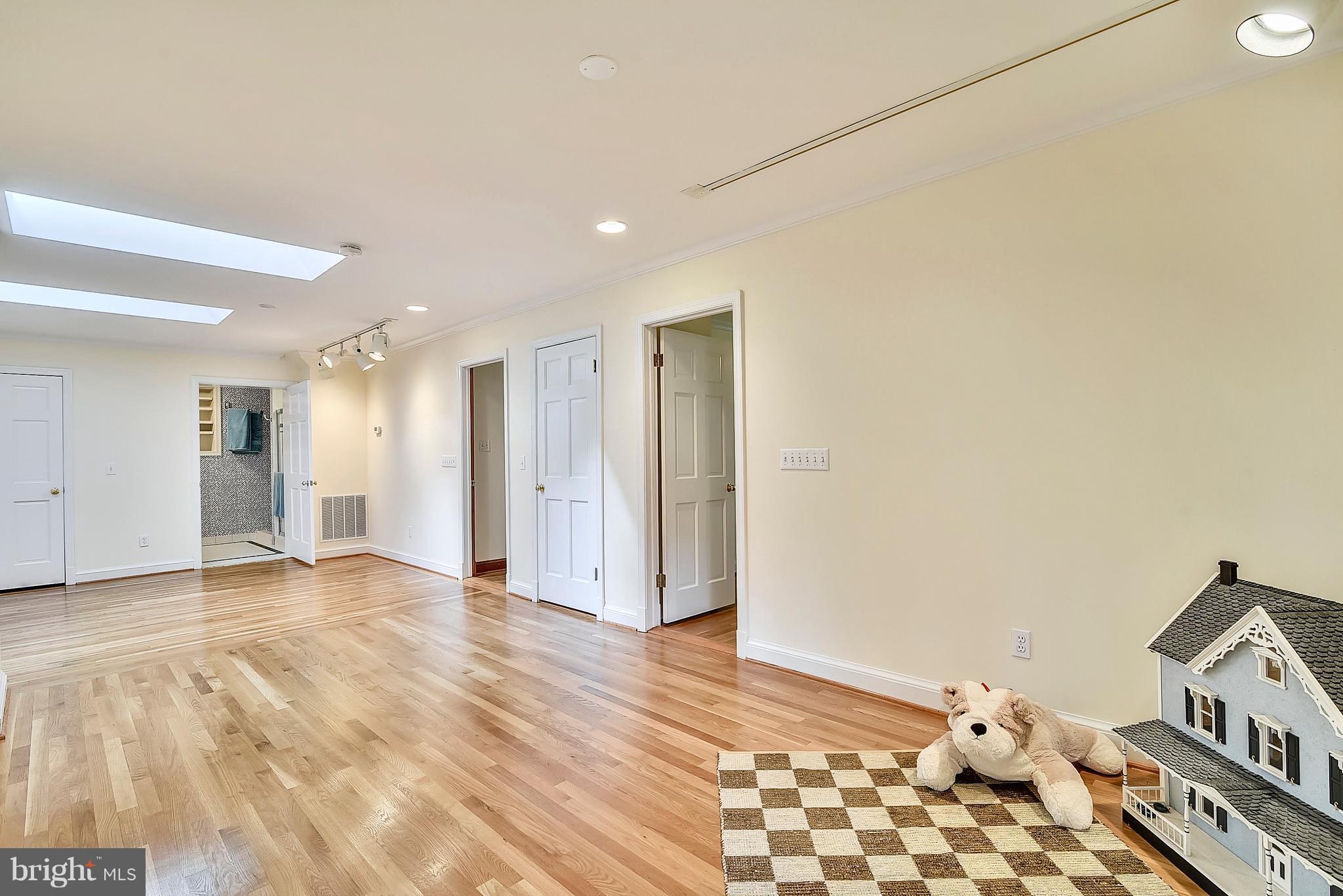 WELLINGTON ESTATES - Residential