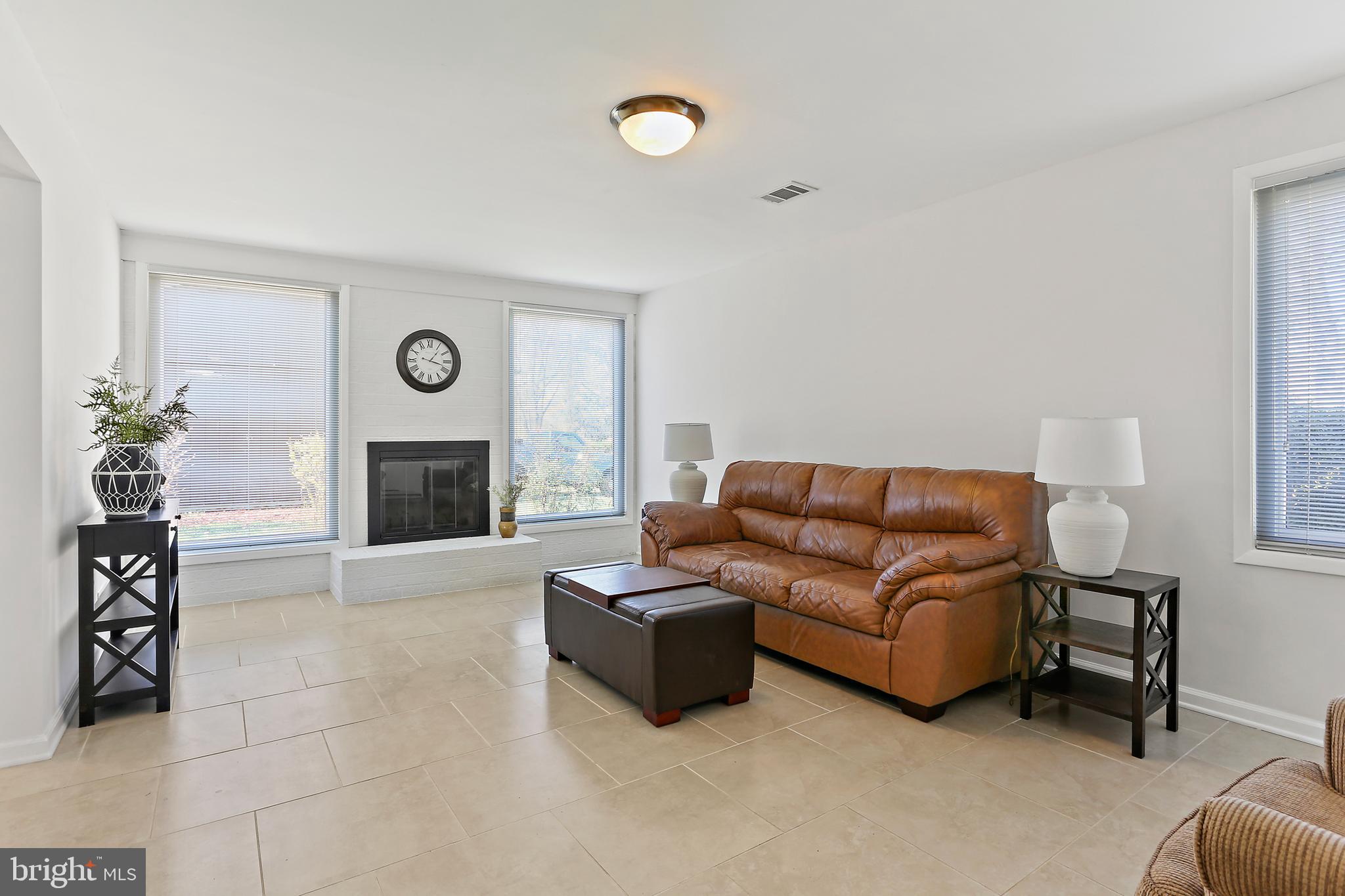 LONG REACH - Residential