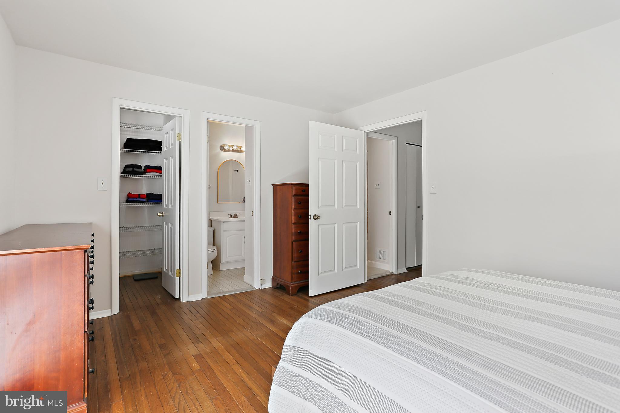 LONG REACH - Residential