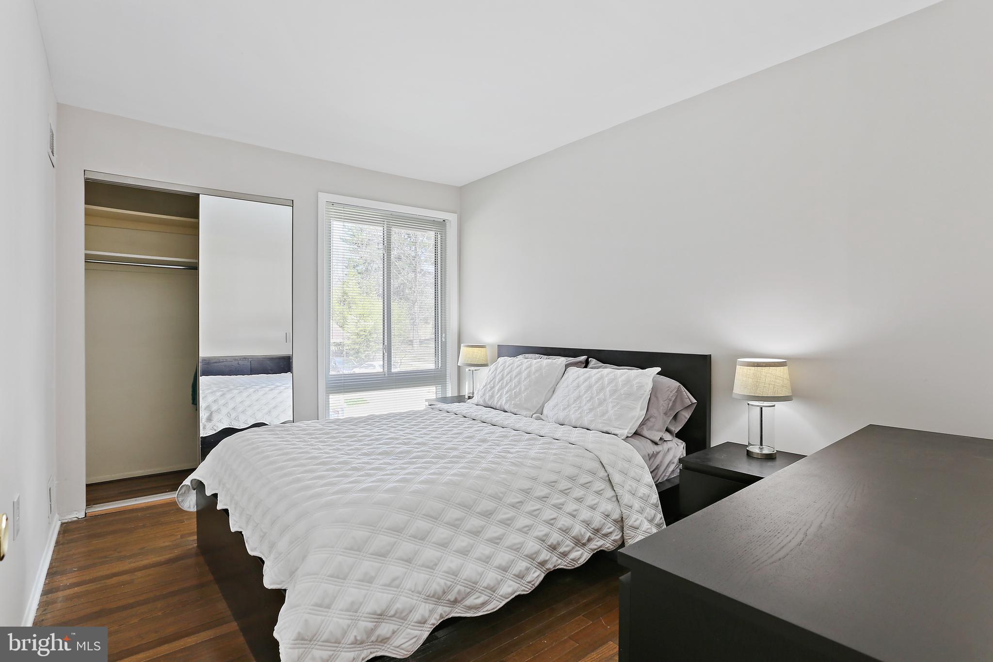 LONG REACH - Residential