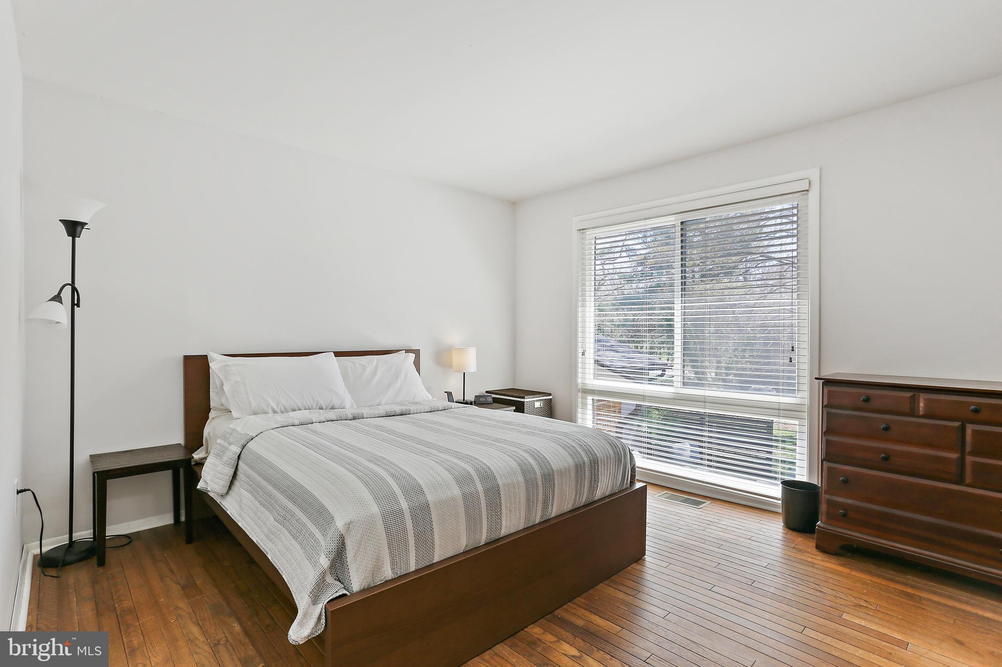 LONG REACH - Residential