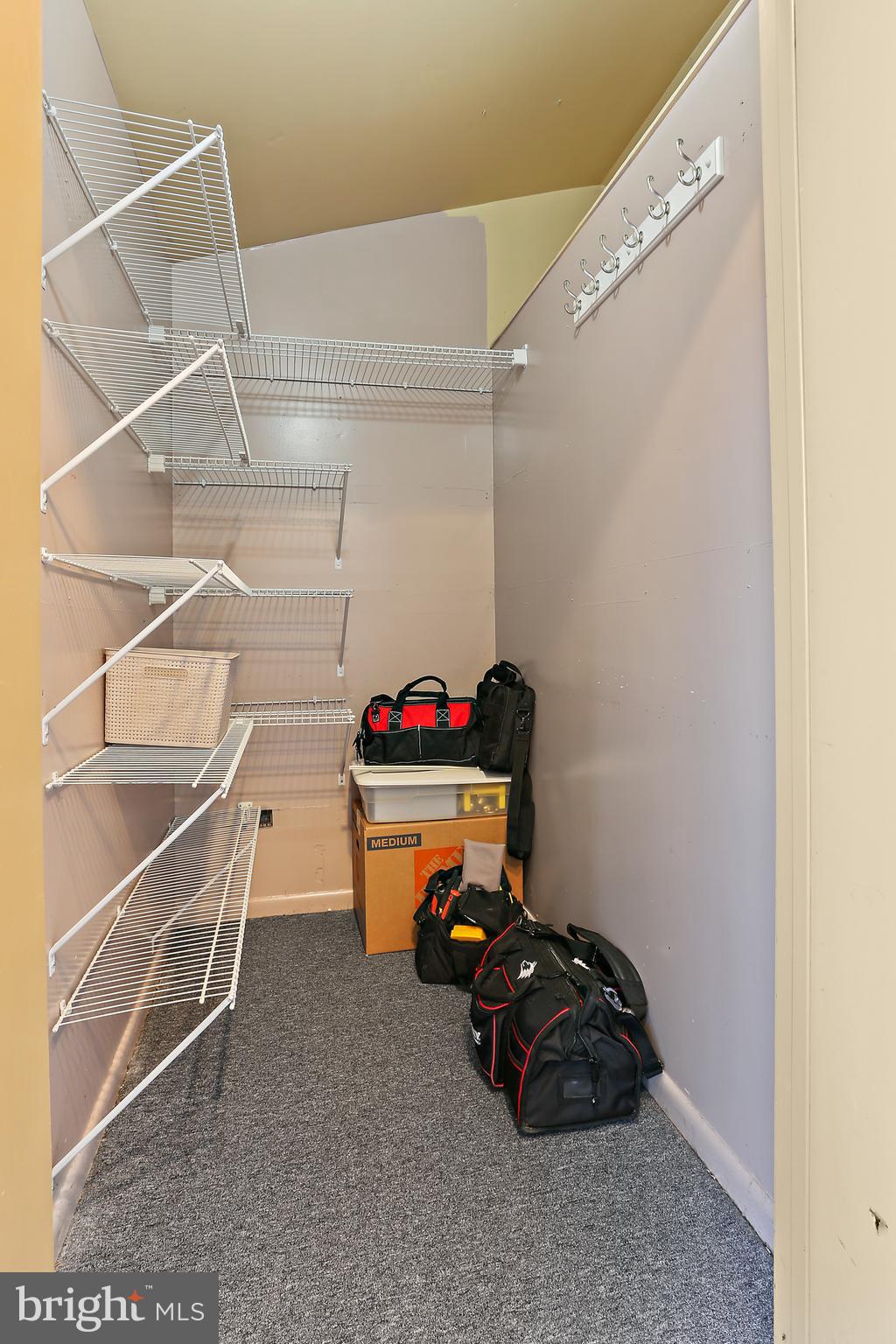 LONG REACH - Residential