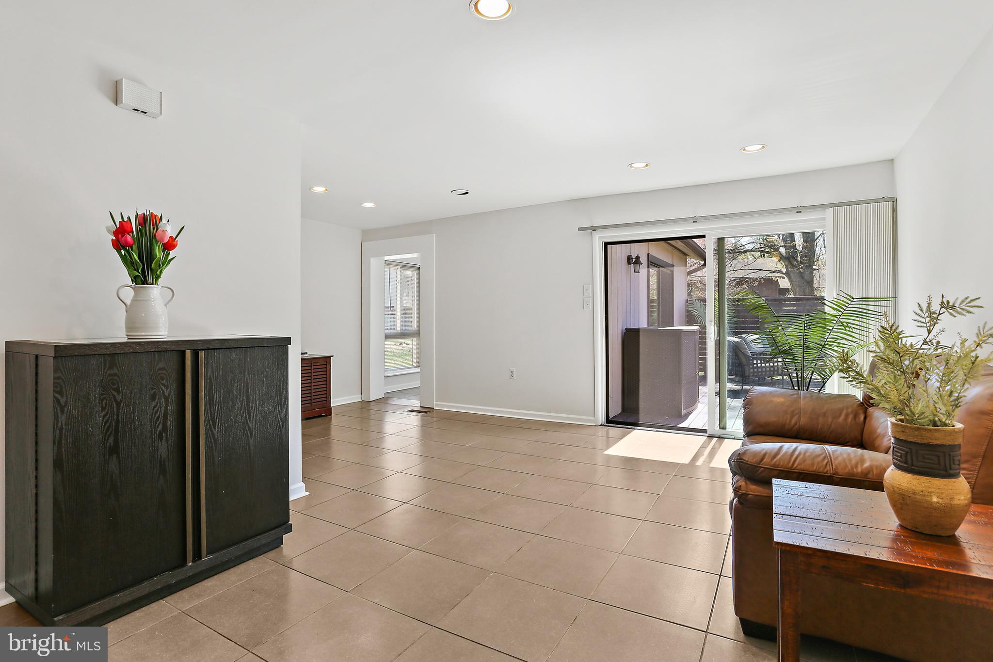 LONG REACH - Residential