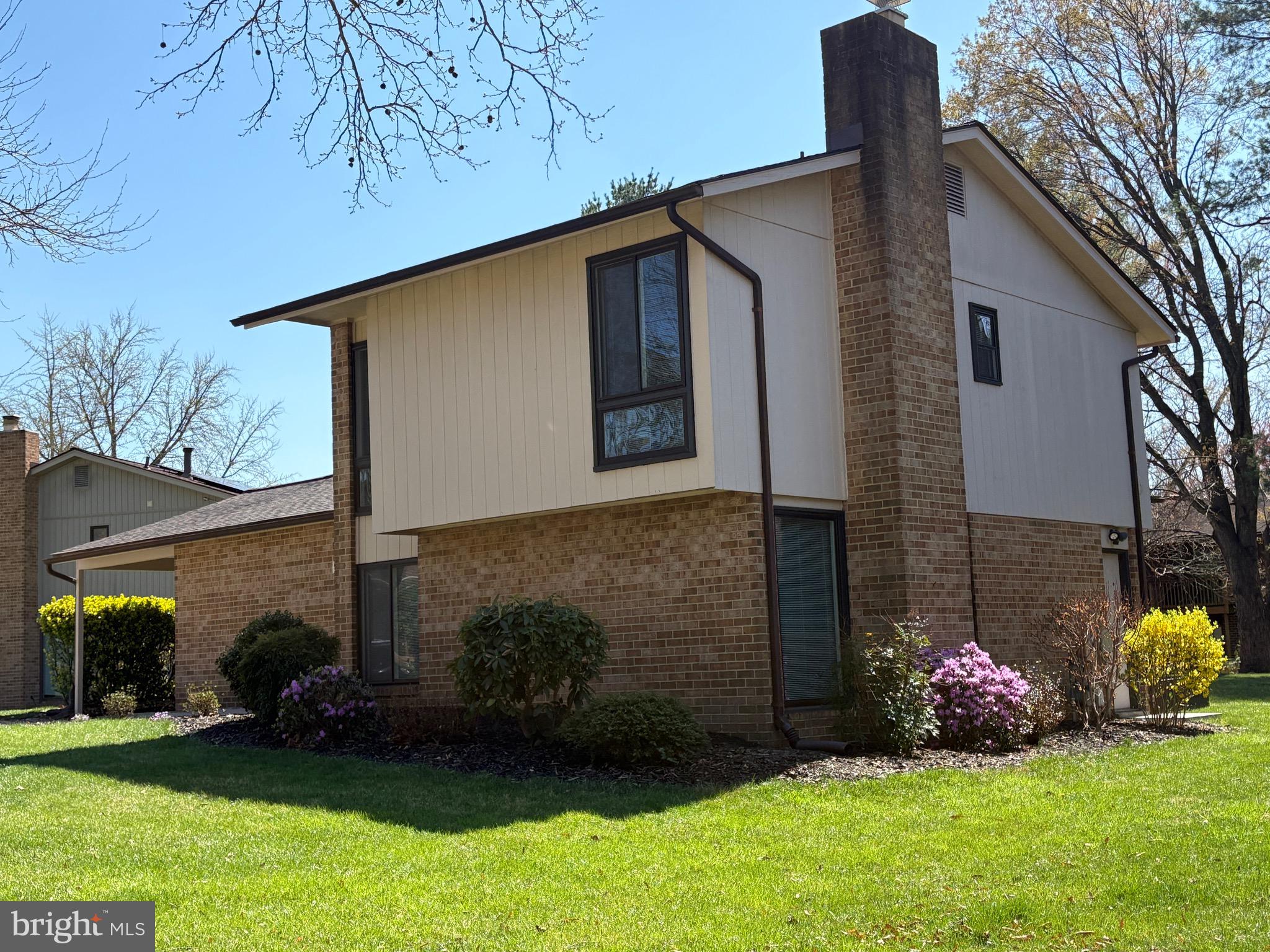 LONG REACH - Residential