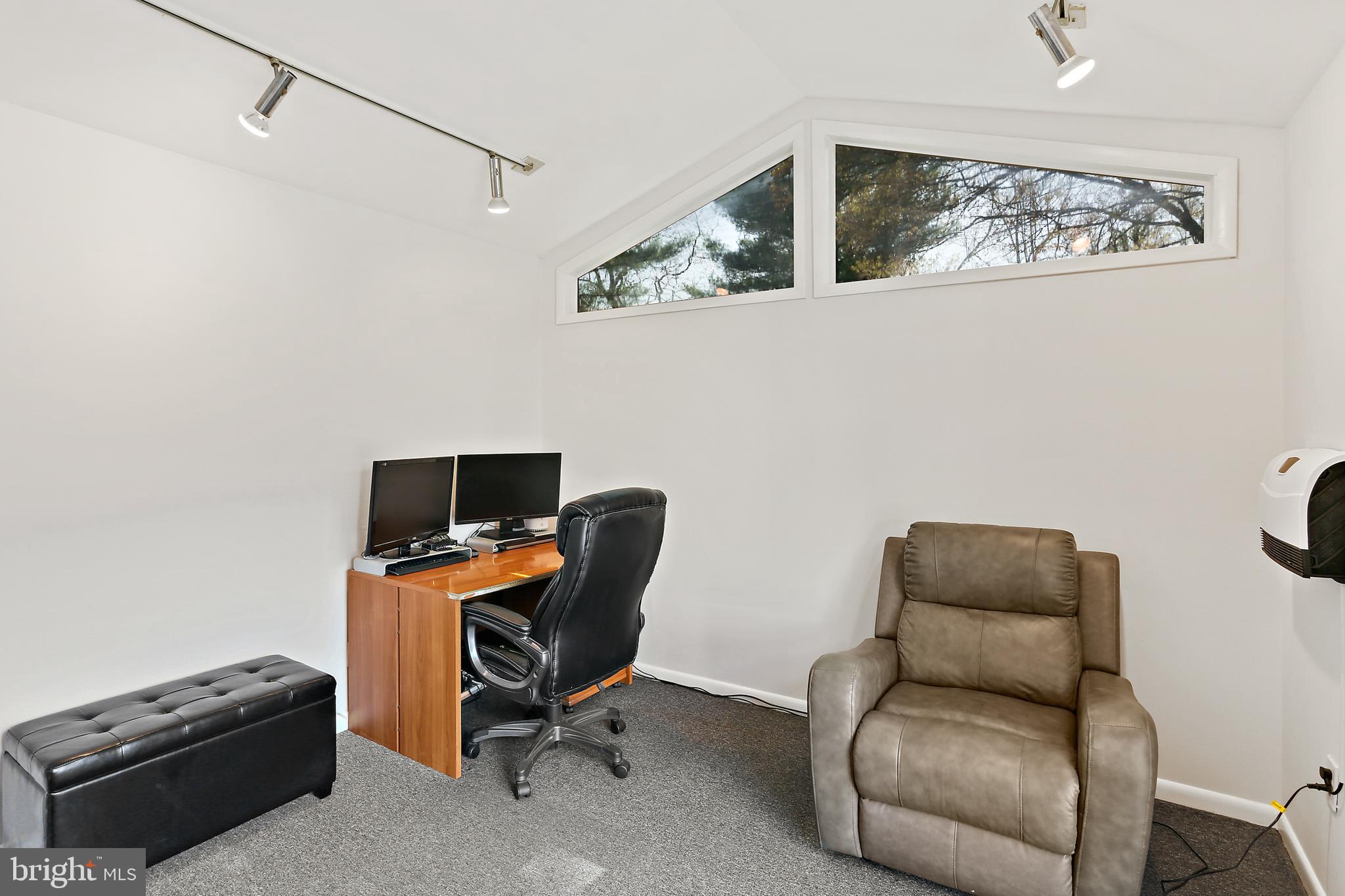 LONG REACH - Residential