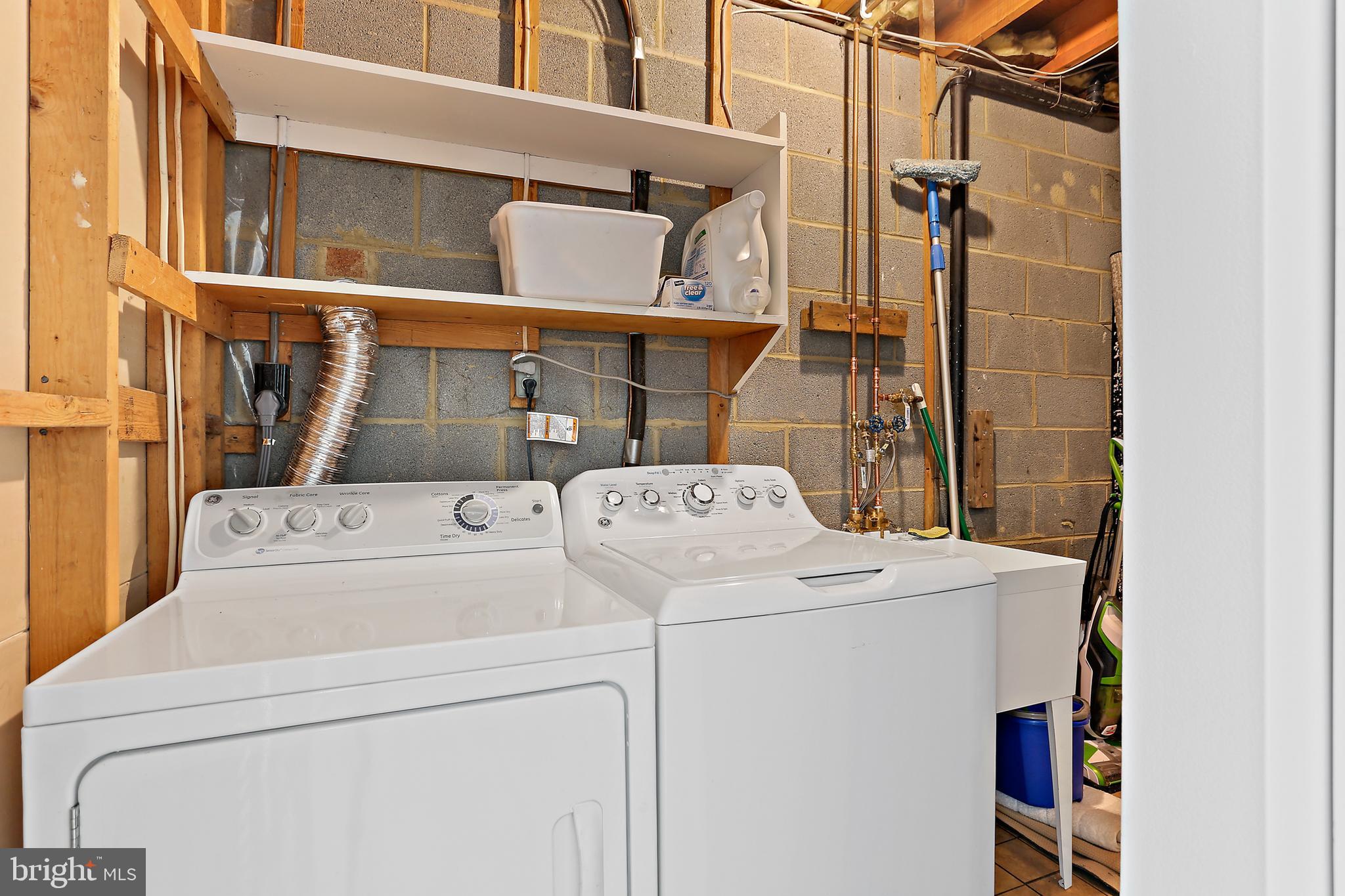 LONG REACH - Residential