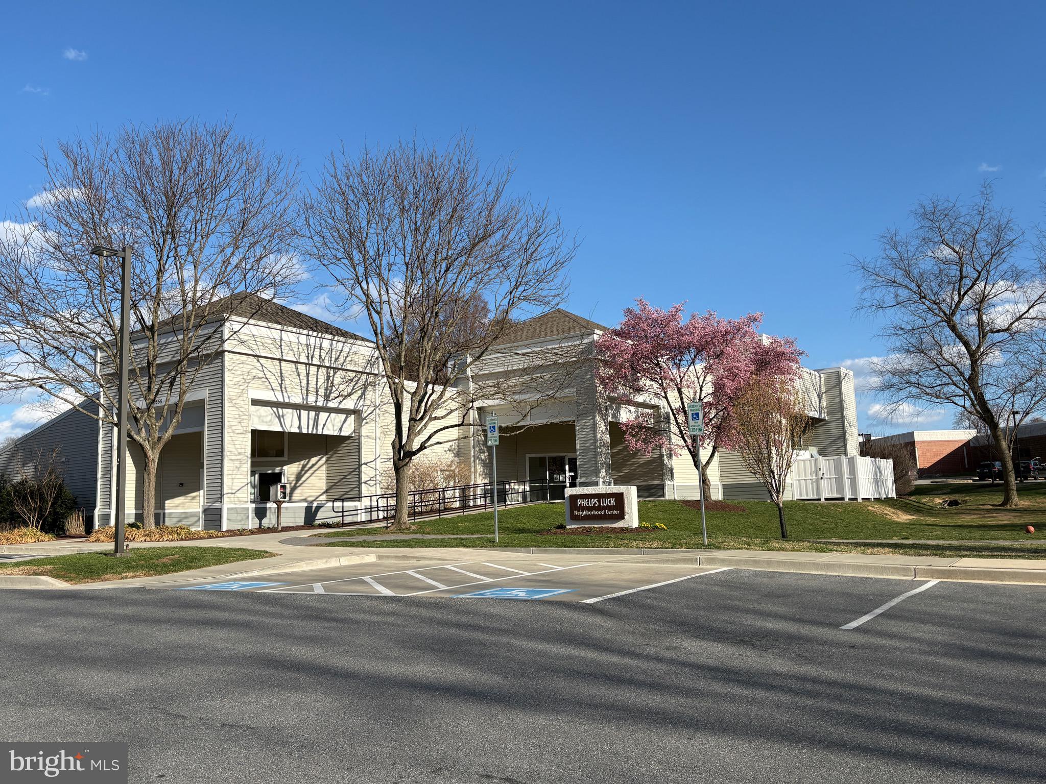 LONG REACH - Residential