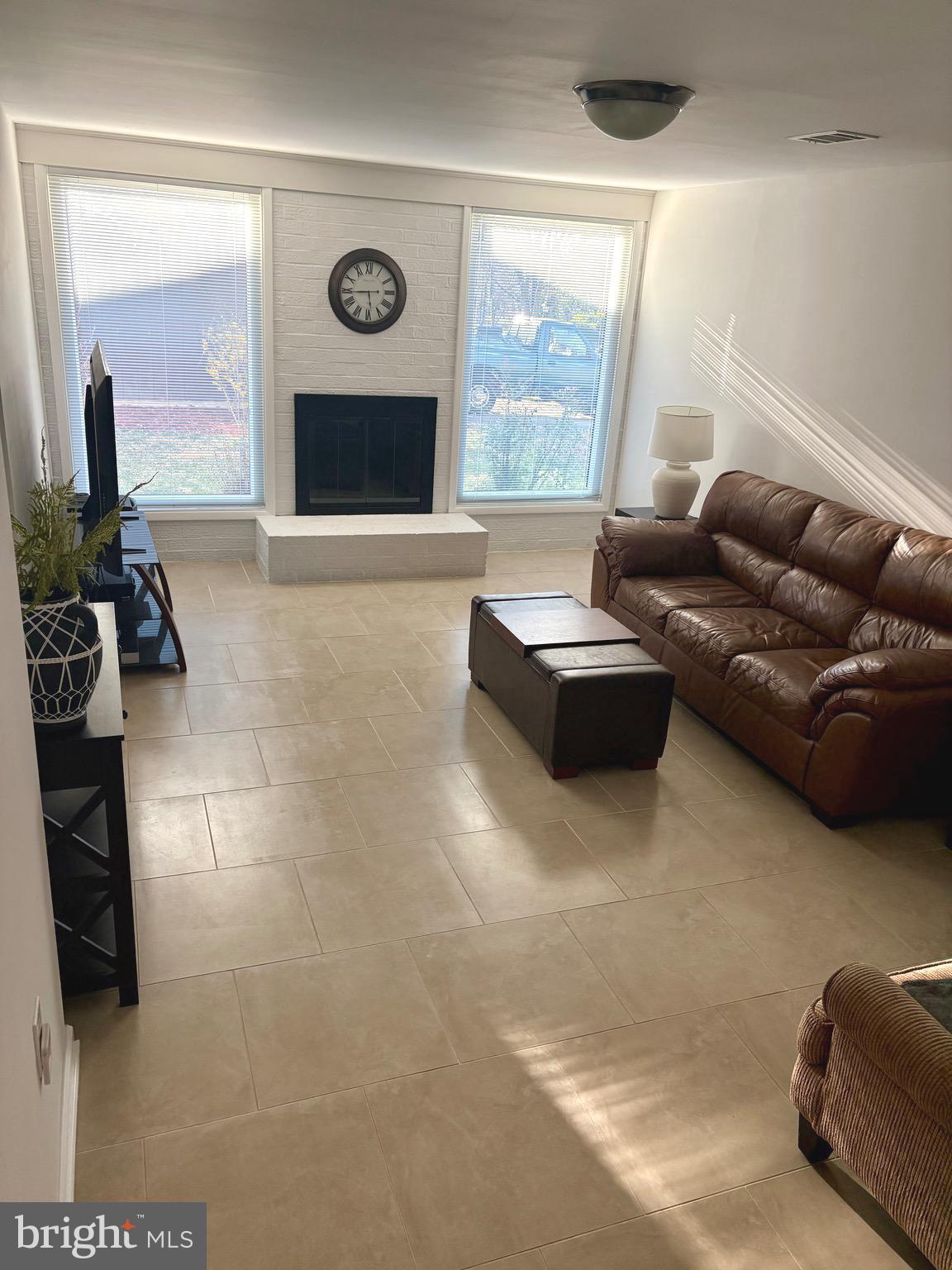 LONG REACH - Residential