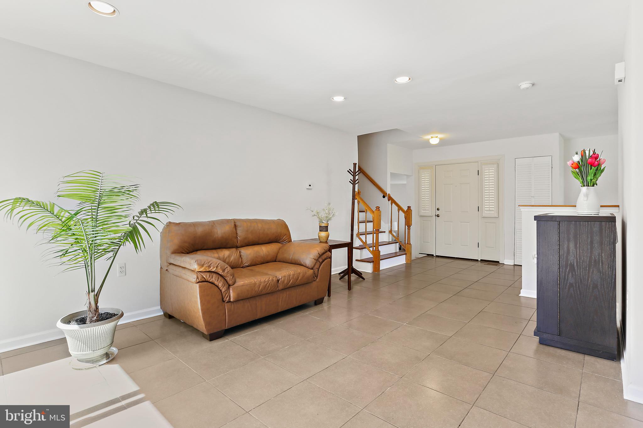 LONG REACH - Residential