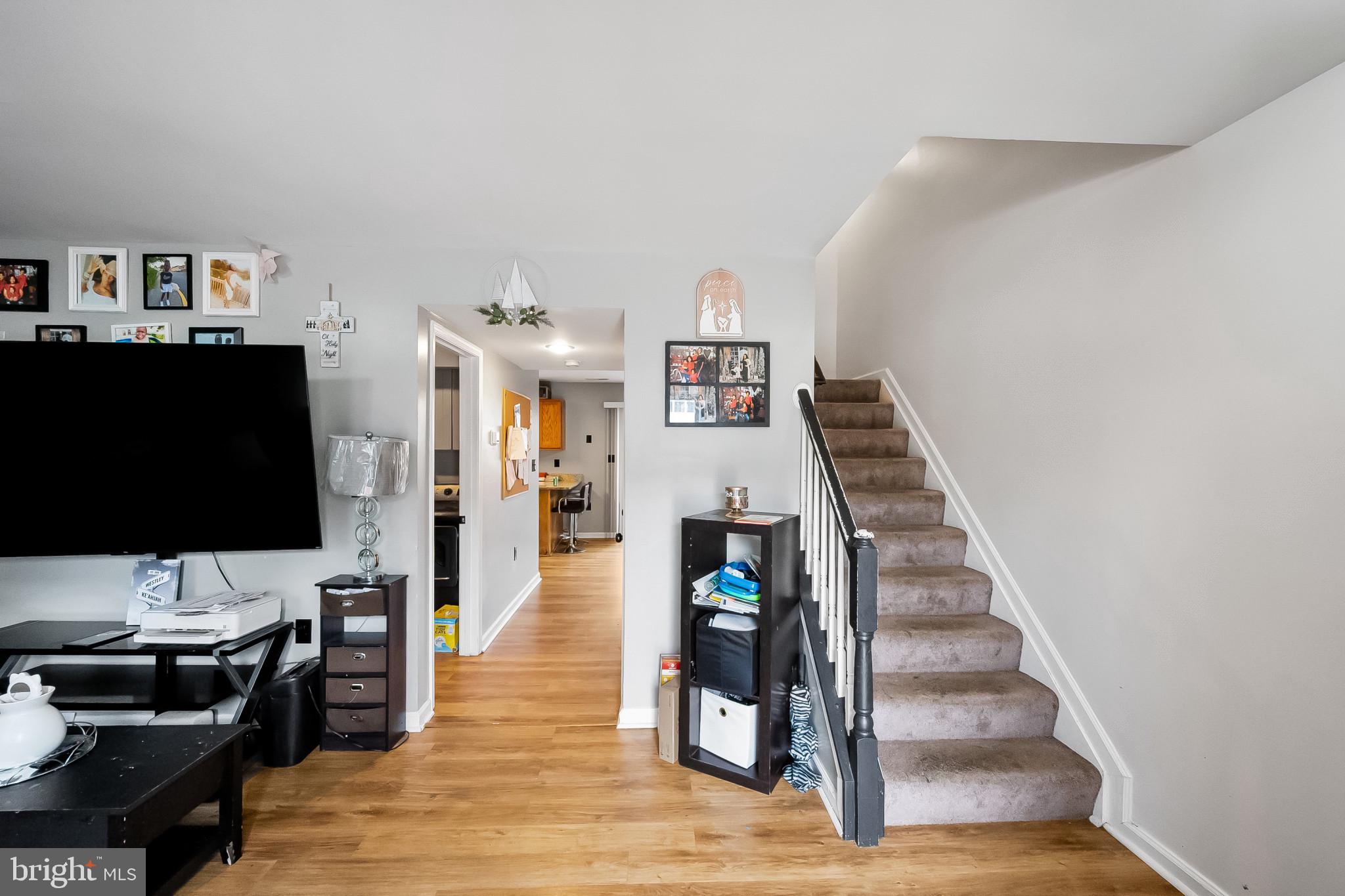 GEORGETOWN SQUARE - Residential