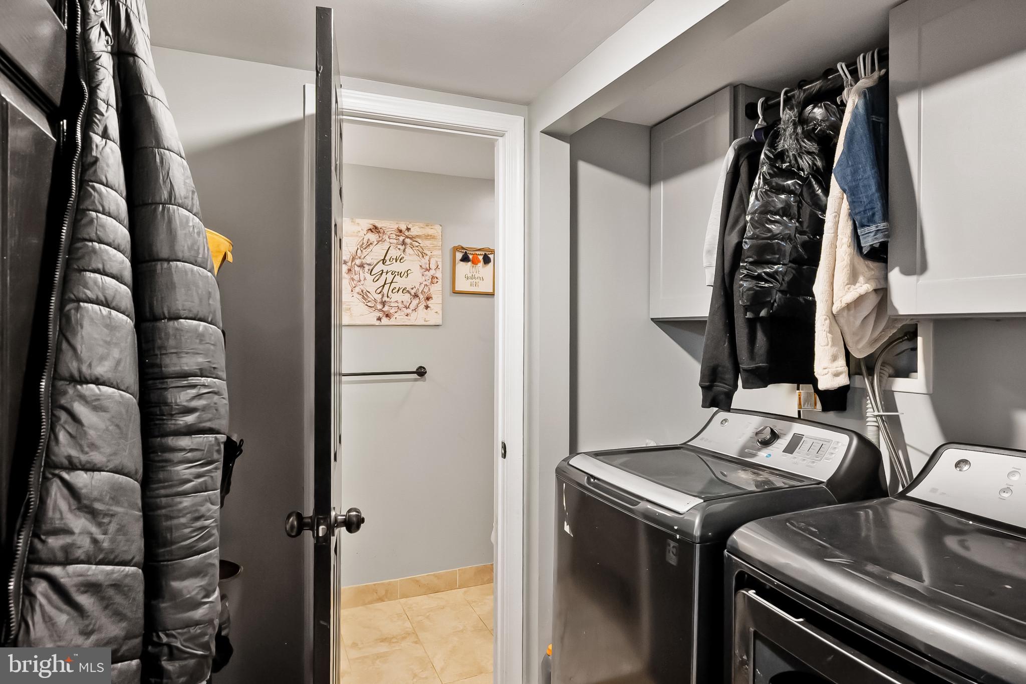 GEORGETOWN SQUARE - Residential