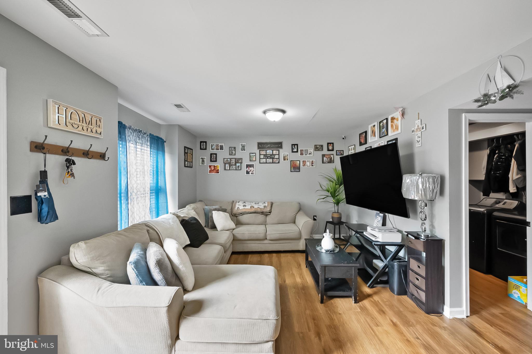 GEORGETOWN SQUARE - Residential