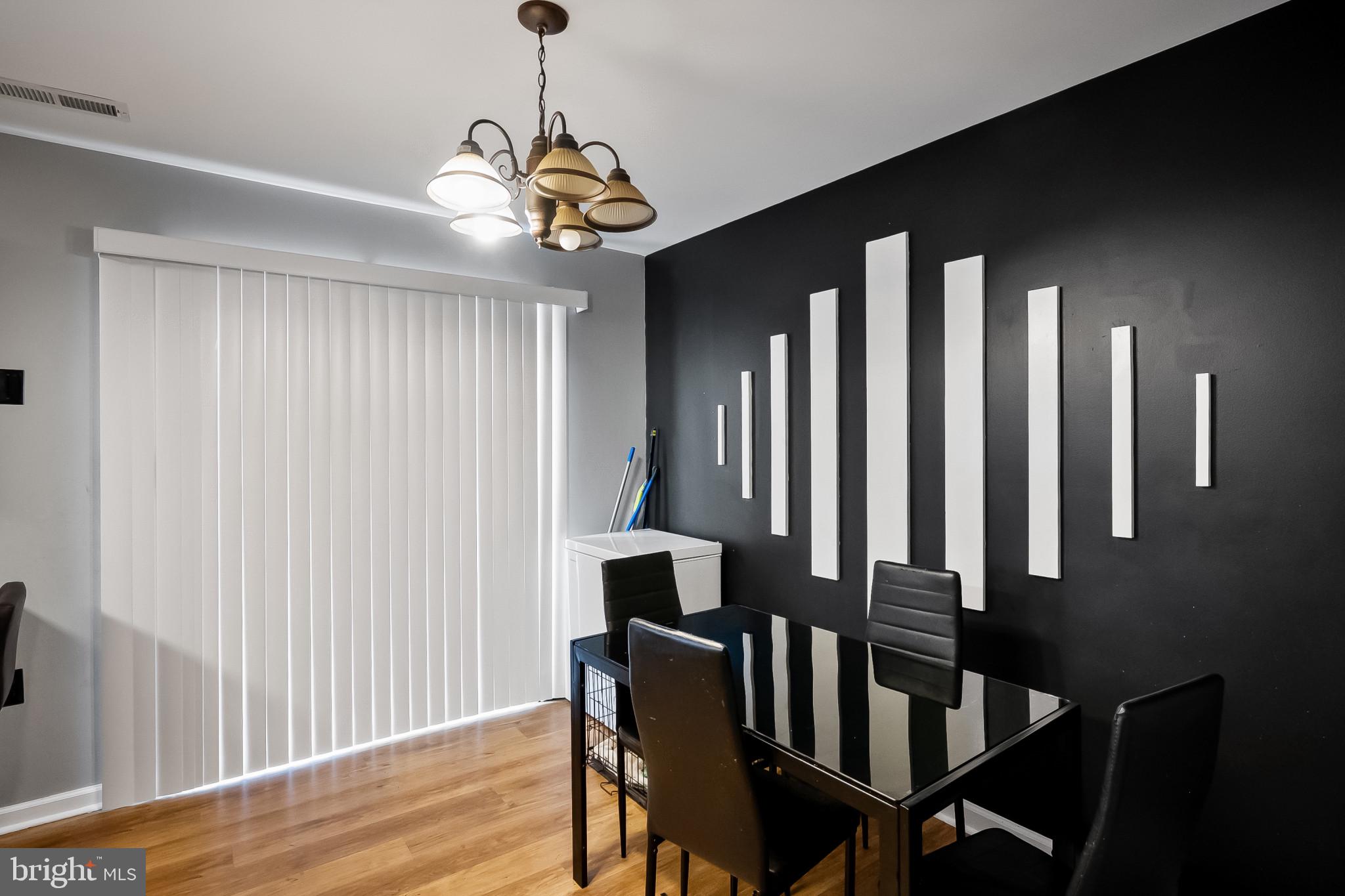 GEORGETOWN SQUARE - Residential