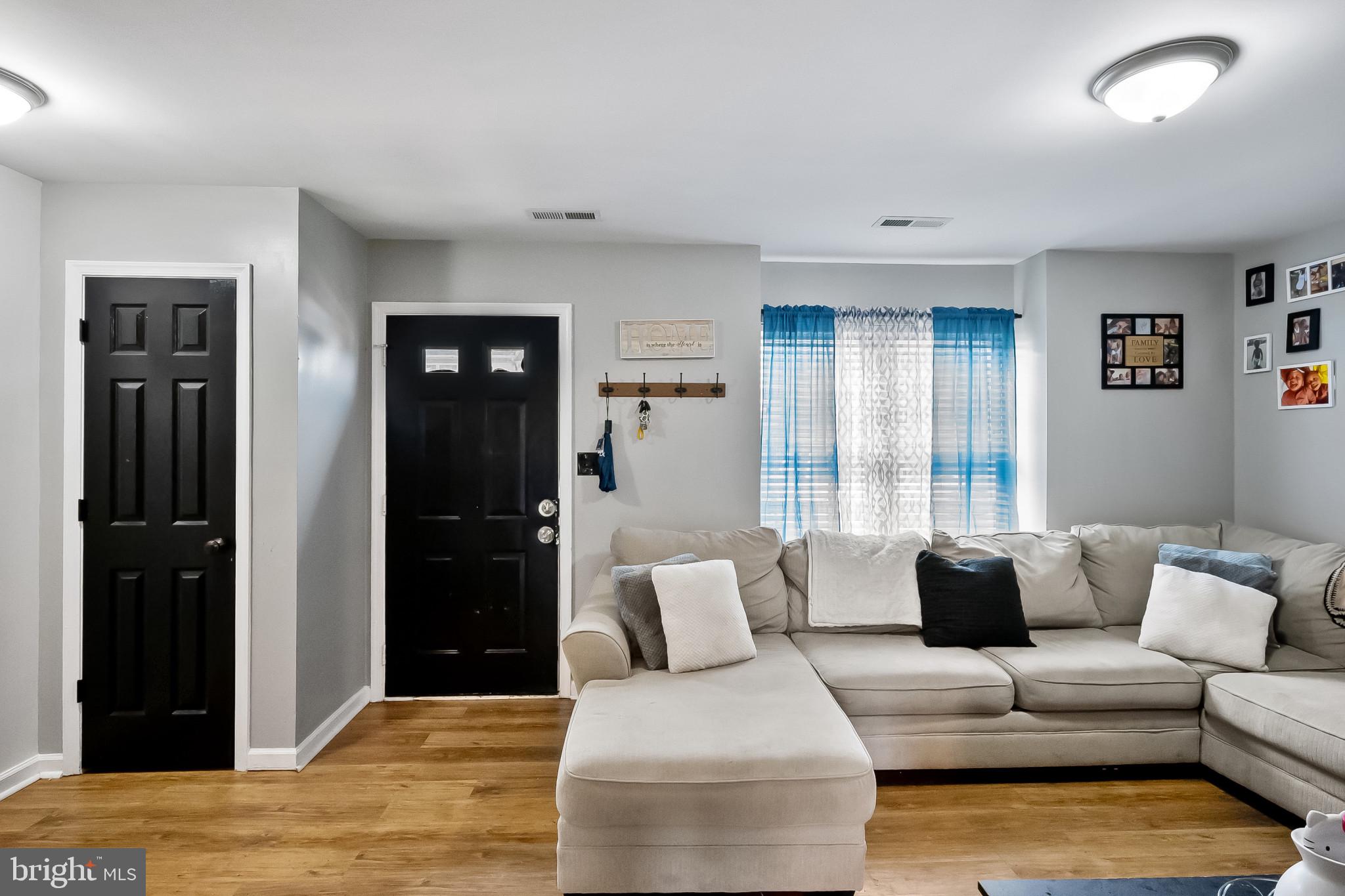 GEORGETOWN SQUARE - Residential