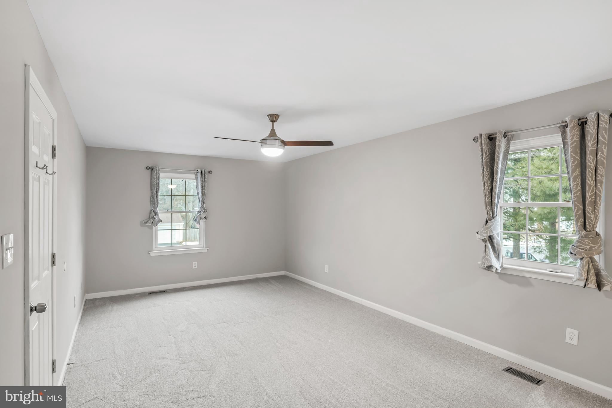 CRESTBROOK - Residential