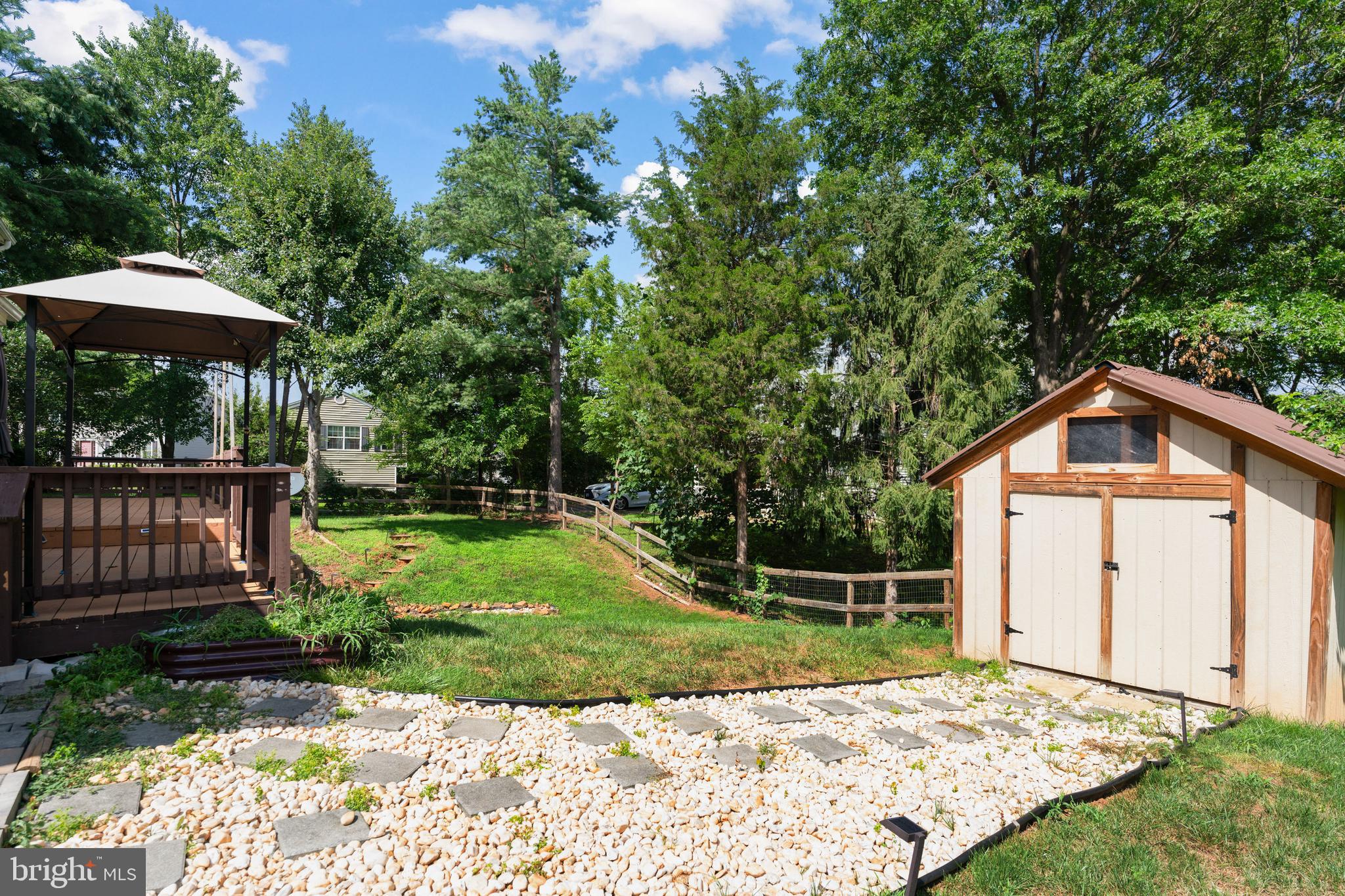 CRESTBROOK - Residential