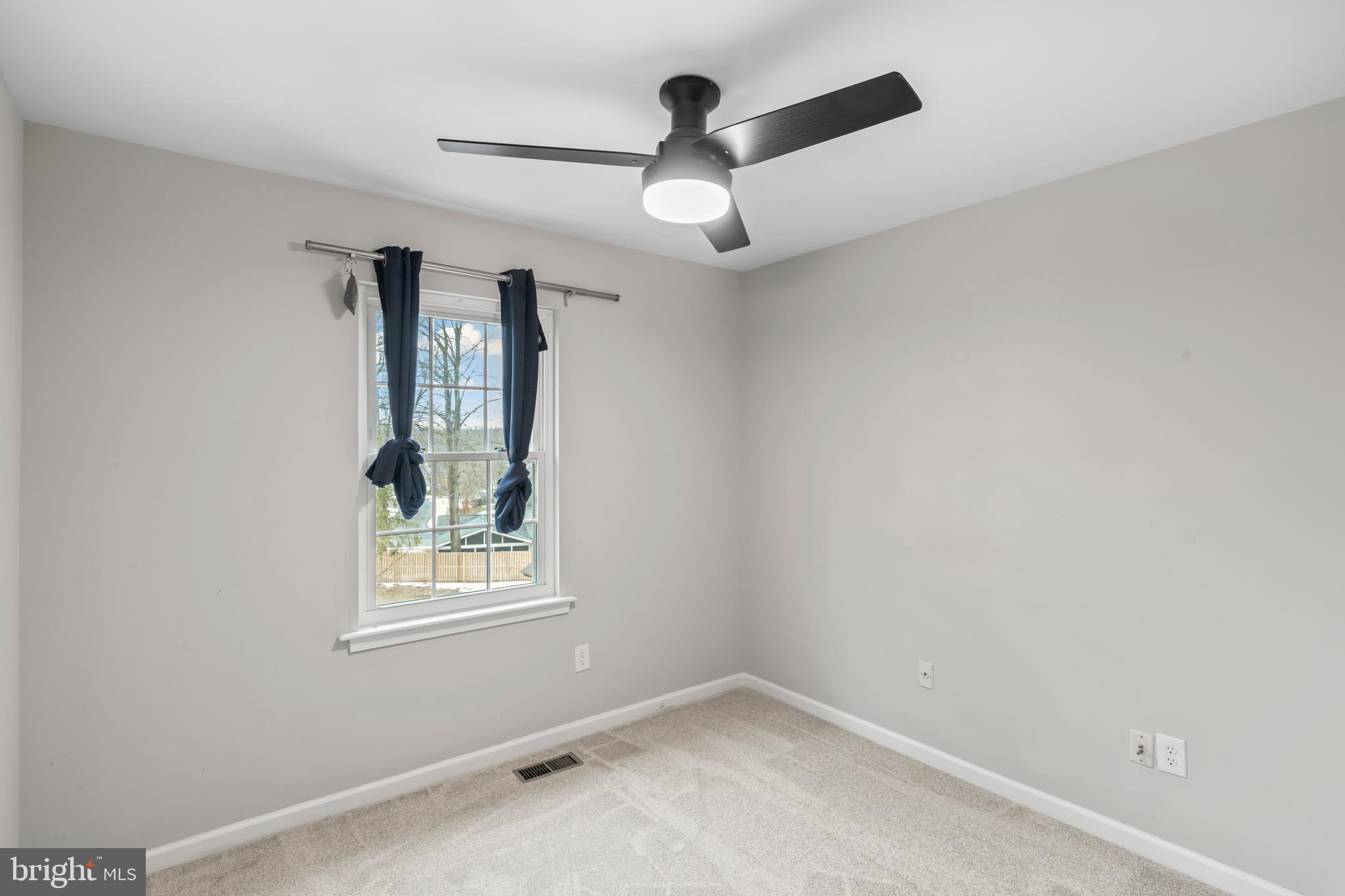 CRESTBROOK - Residential