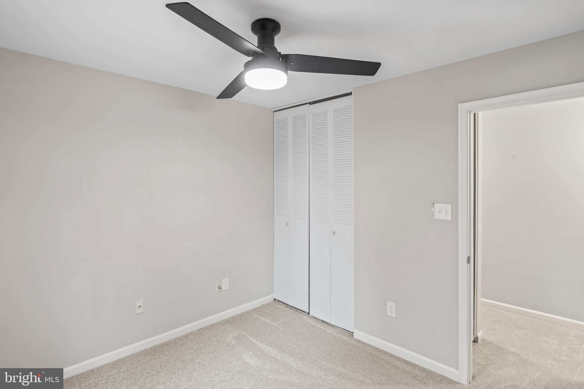 CRESTBROOK - Residential