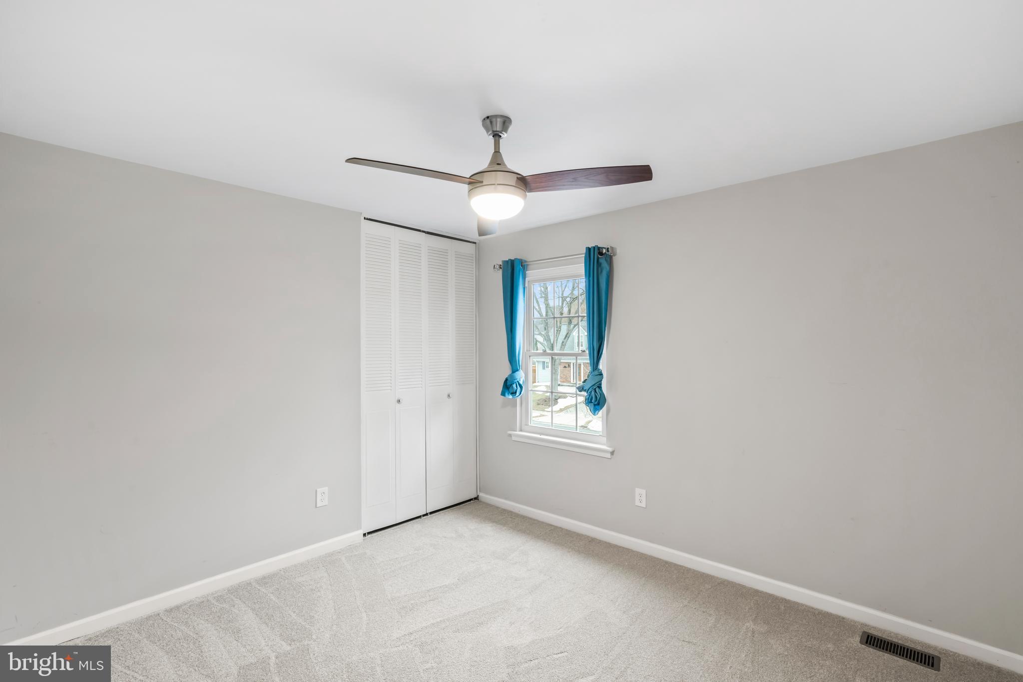 CRESTBROOK - Residential