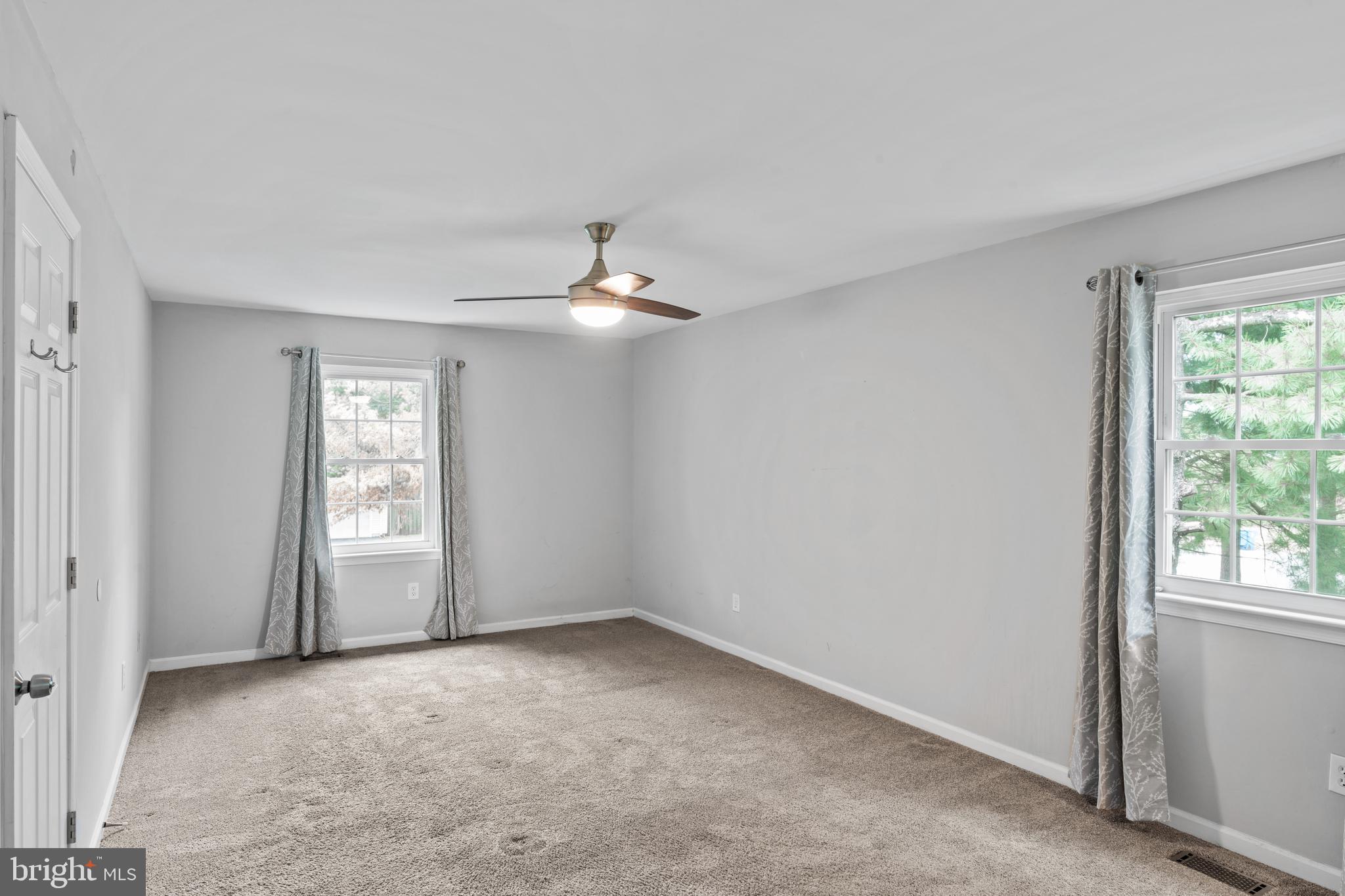 CRESTBROOK - Residential