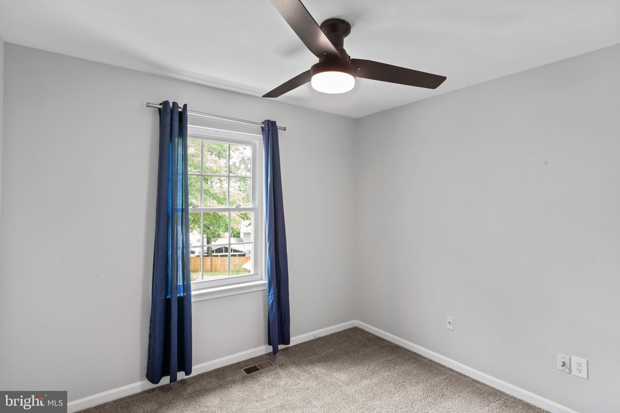 CRESTBROOK - Residential