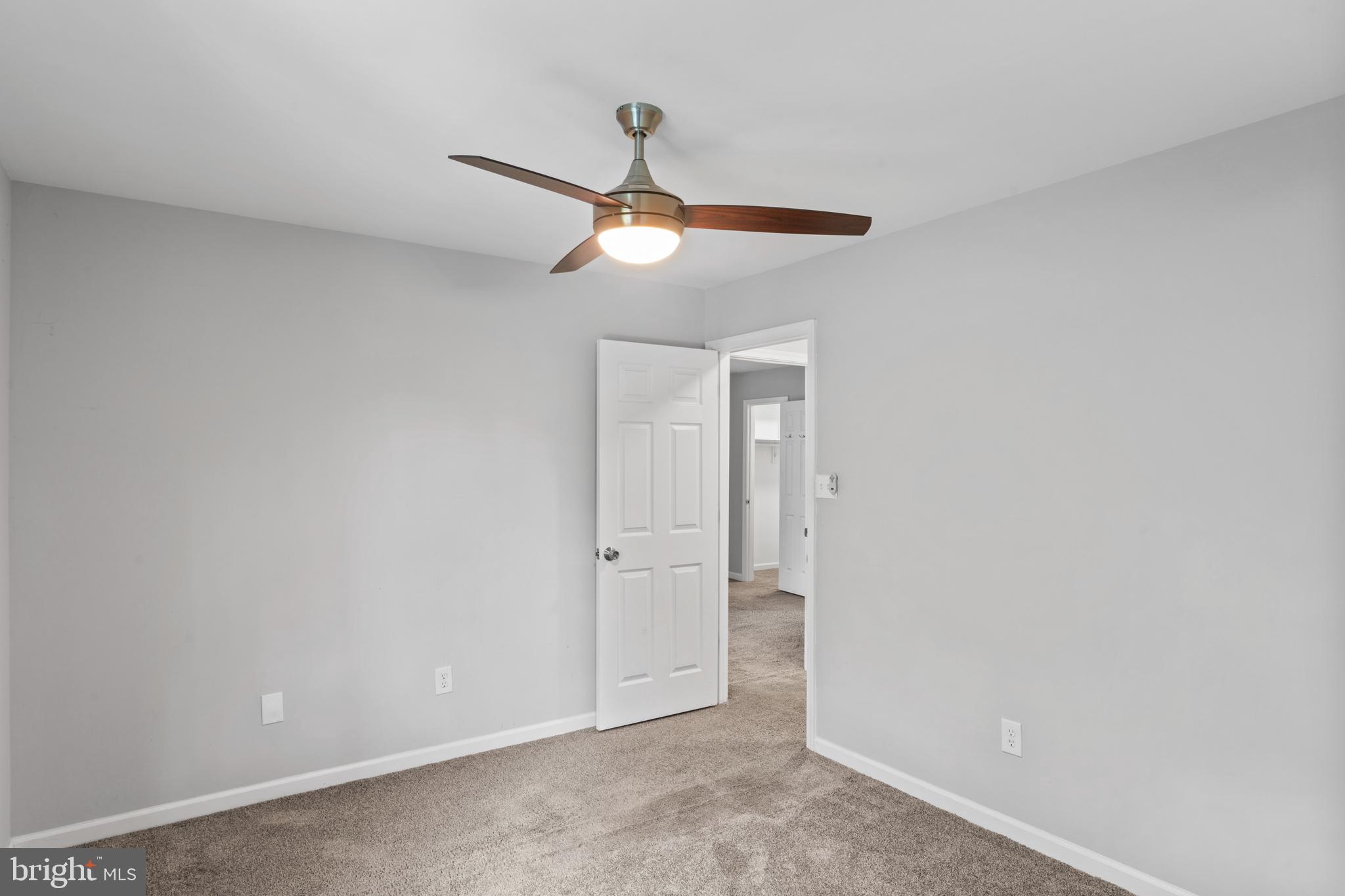 CRESTBROOK - Residential